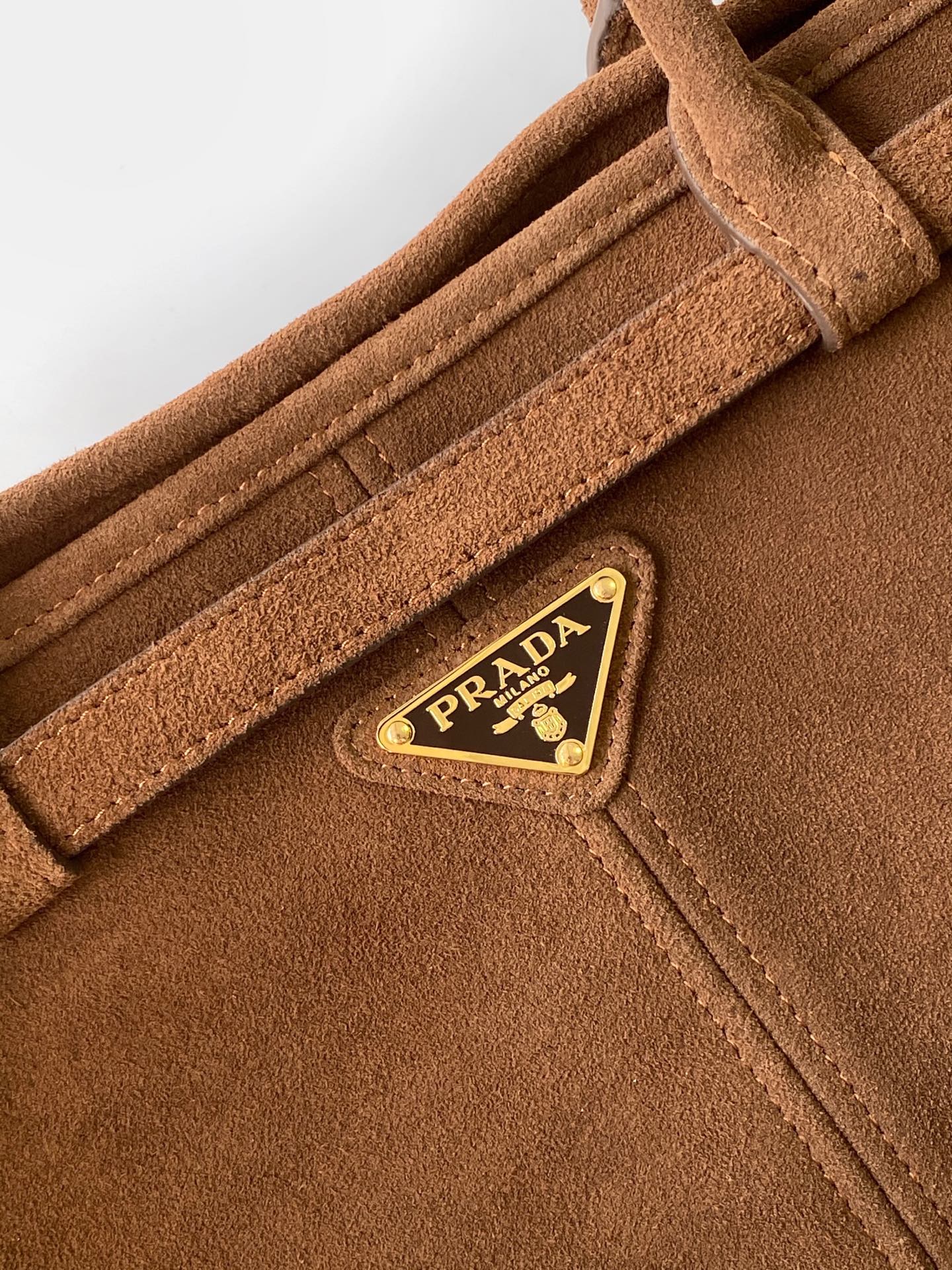 Fendi 新款首发 2024新品绒面LuxSoft手袋大号新款