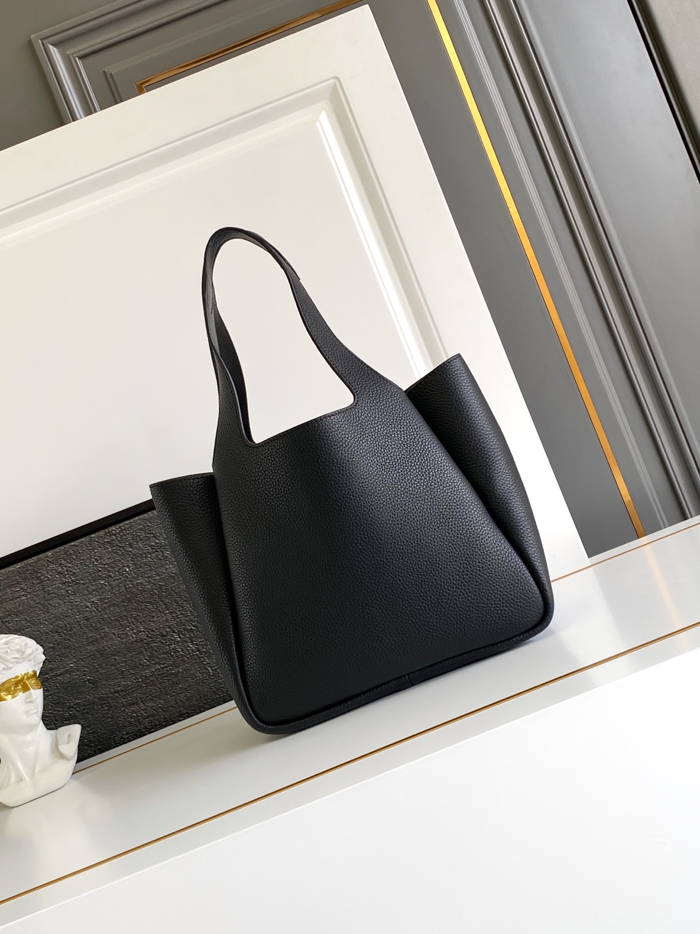 Loewe 最新款菜篮子托特包大号