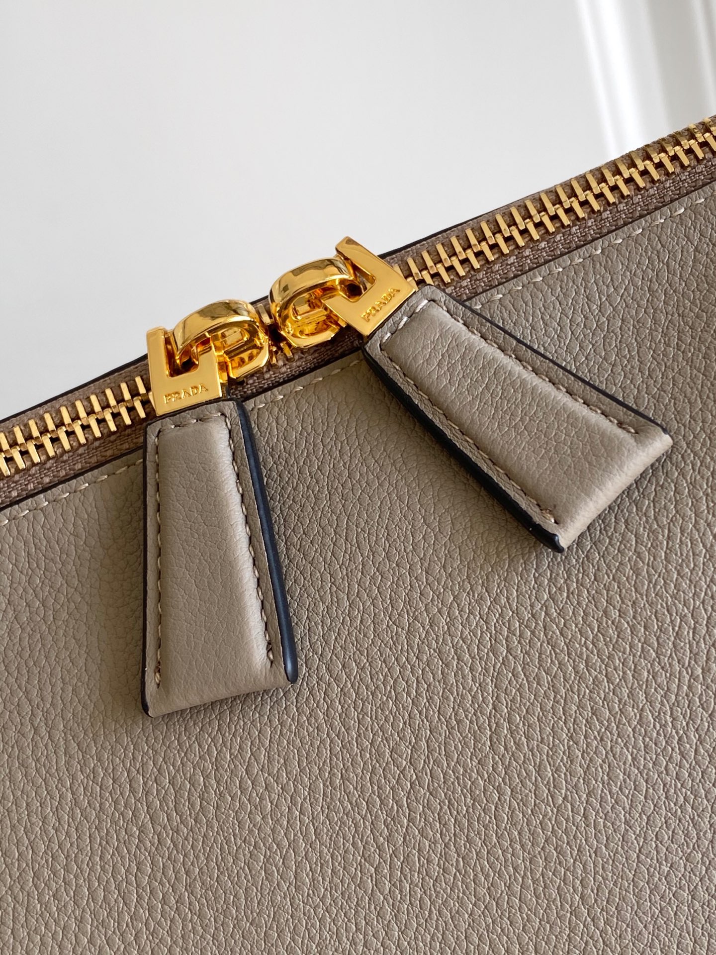 高級 イタリアンレザー 2WAY ハンドバッグ 牛革 羊皮 仕切り付き 28cm