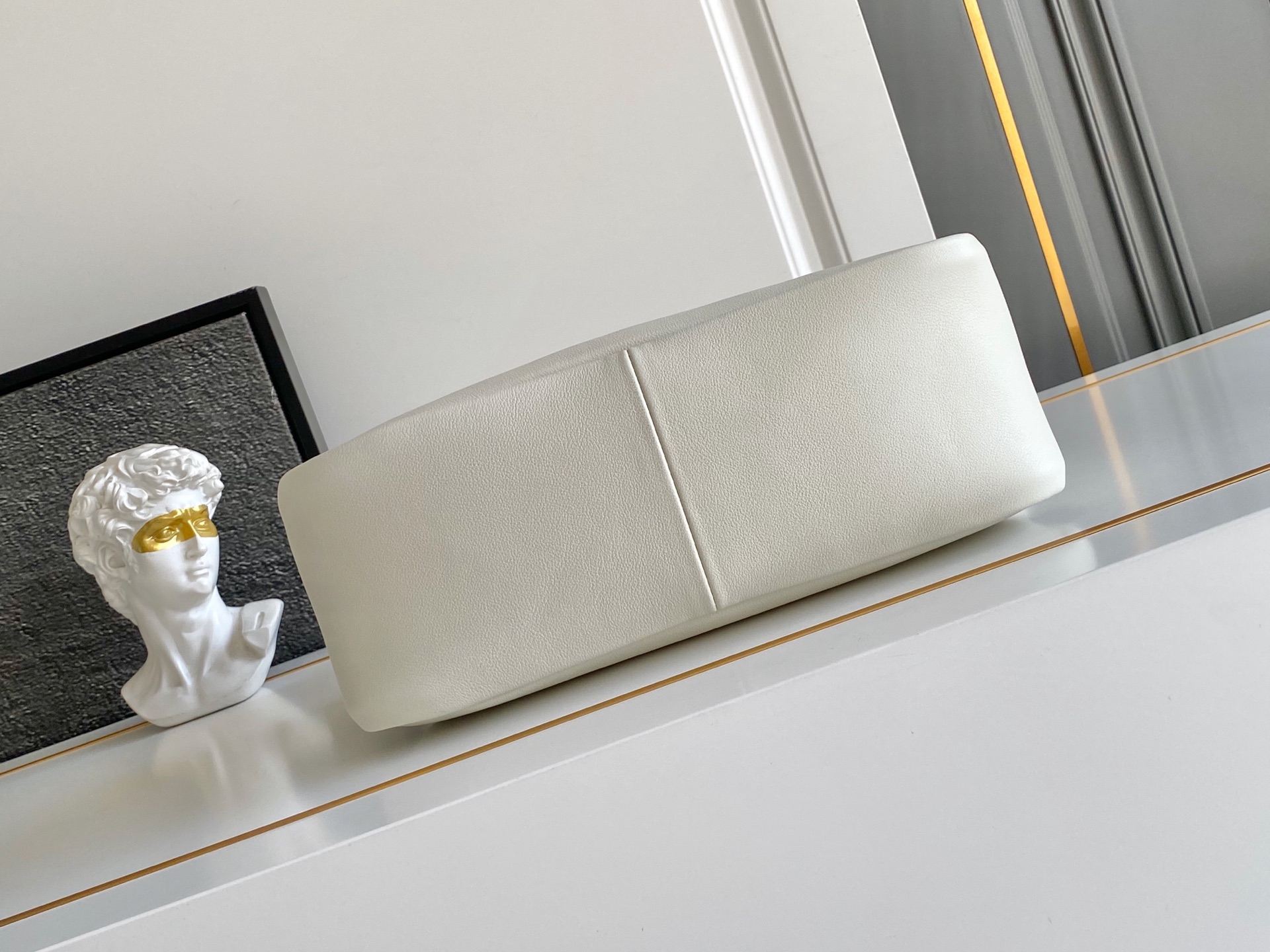 プレミアムレザー ハンド＆ショルダーバッグ 本革 大容量 2室仕切り