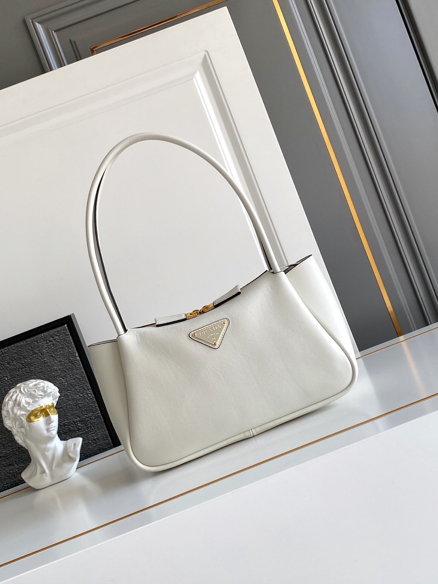 プレミアムレザー ハンド＆ショルダーバッグ 本革 大容量 2室仕切り