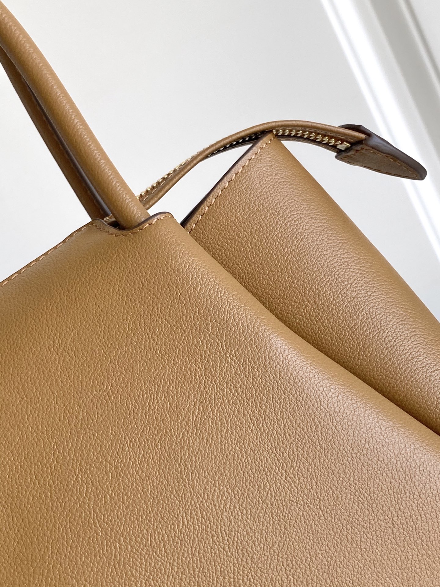 本革2WAYバッグ イタリア製 牛革×羊革 シンプル 肩掛け 手提げ