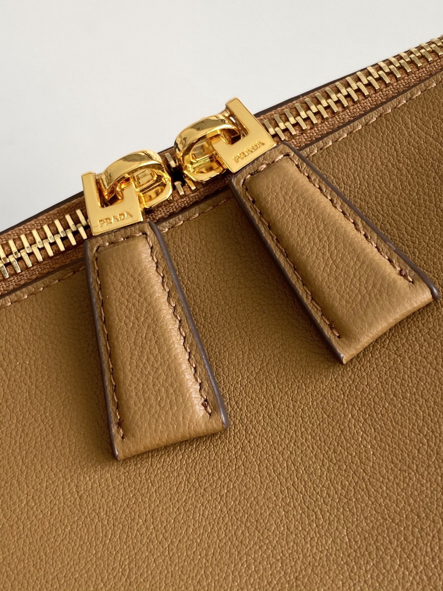 本革2WAYバッグ イタリア製 牛革×羊革 シンプル 肩掛け 手提げ