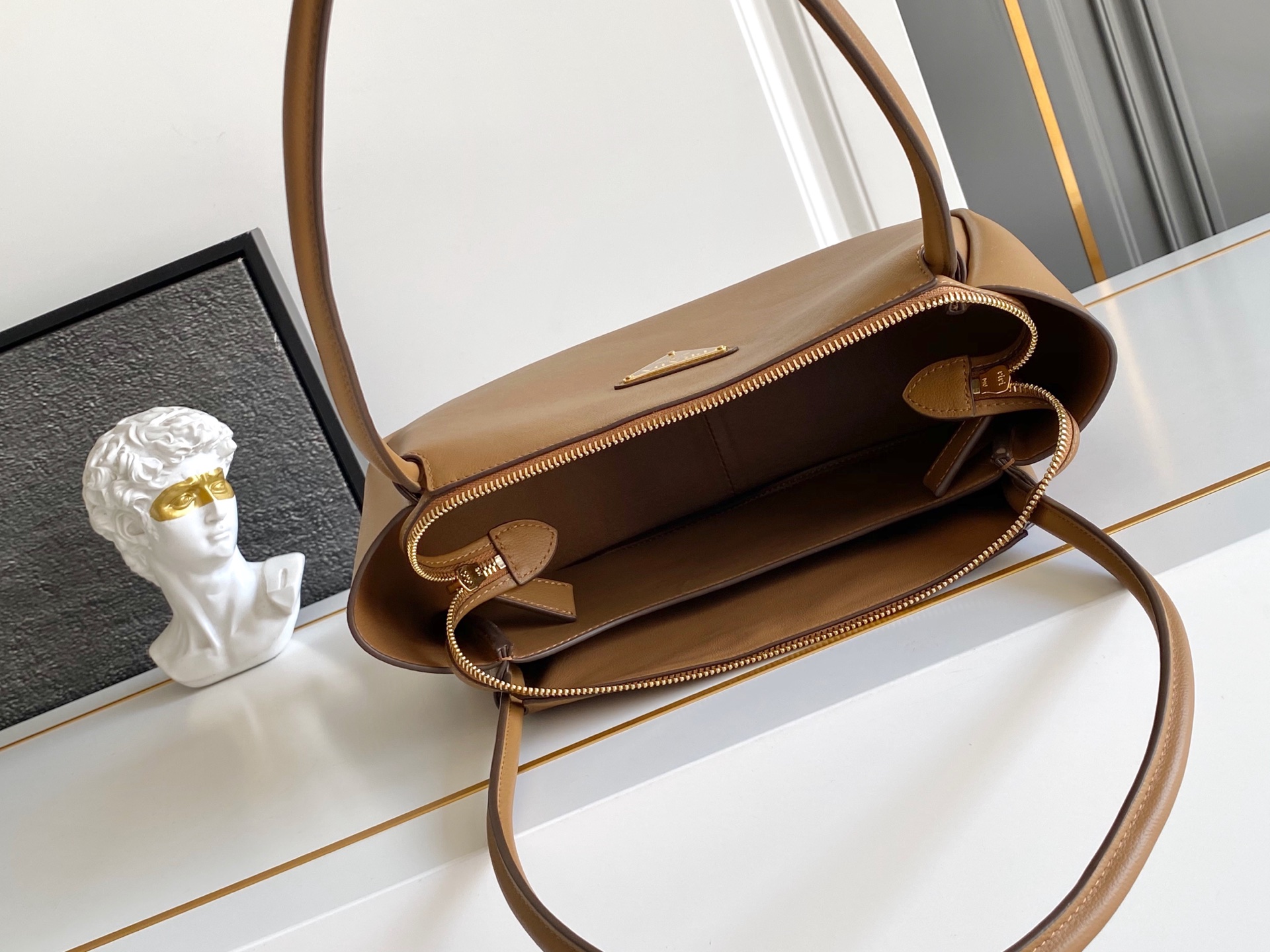 本革2WAYバッグ イタリア製 牛革×羊革 シンプル 肩掛け 手提げ