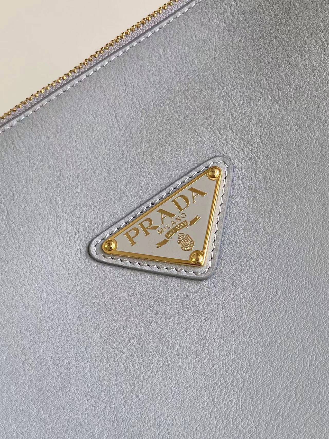 肩掛けトート イタリアンレザー 2WAY 収納豊富 ミニマル 上品