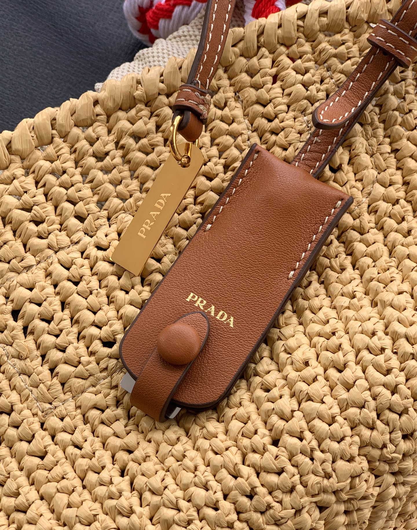 Bottega Veneta 新款编织菜篮子到货这款手工钩编包散发着自由与 的钩编工艺 诉说着精湛的工艺和对细节的关注
