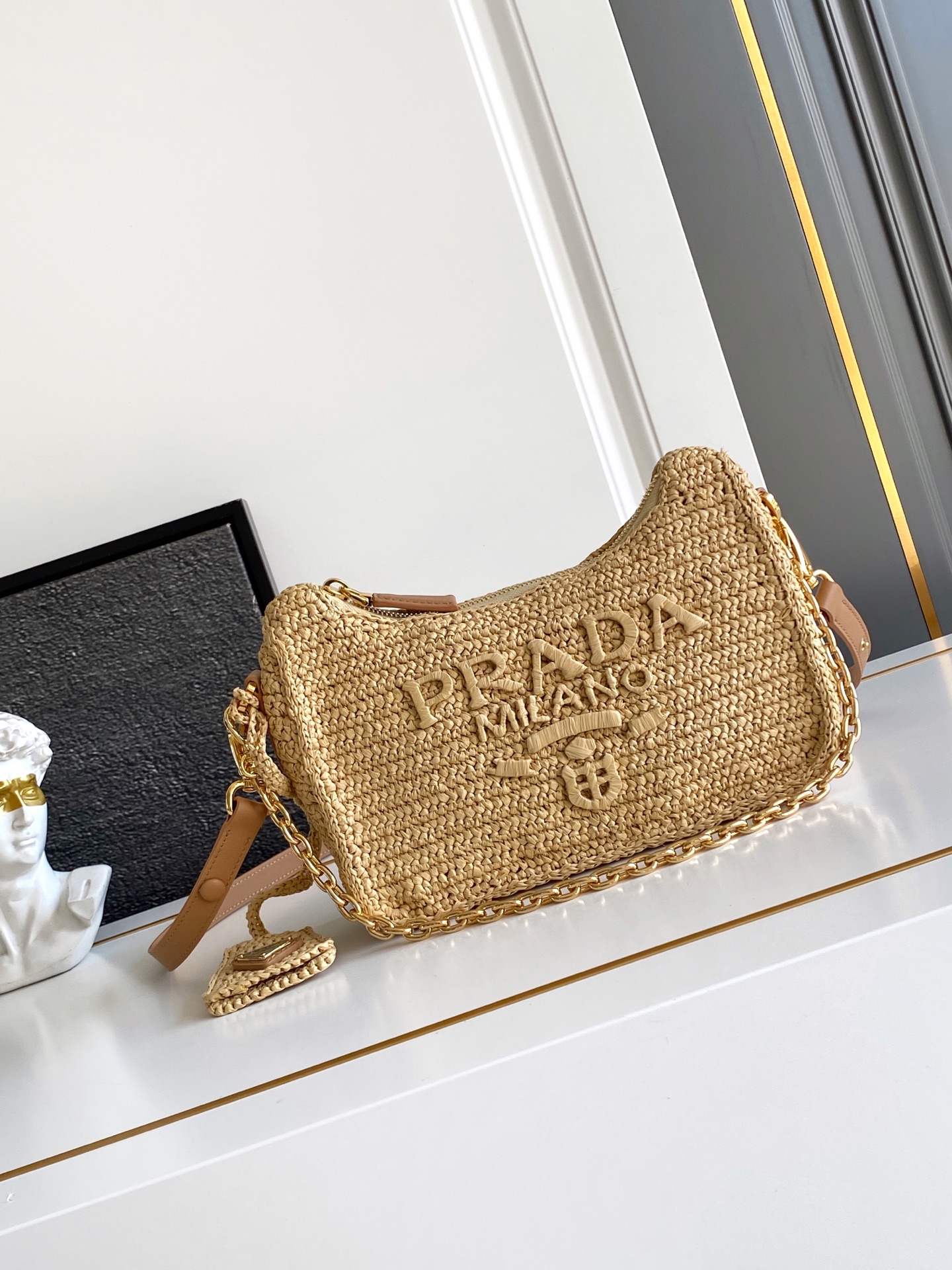Prada Hobo 可手拎/腋下包/肩带可调节/斜挎 琏条可拆卸 太完美 复杂手工显得格外 /