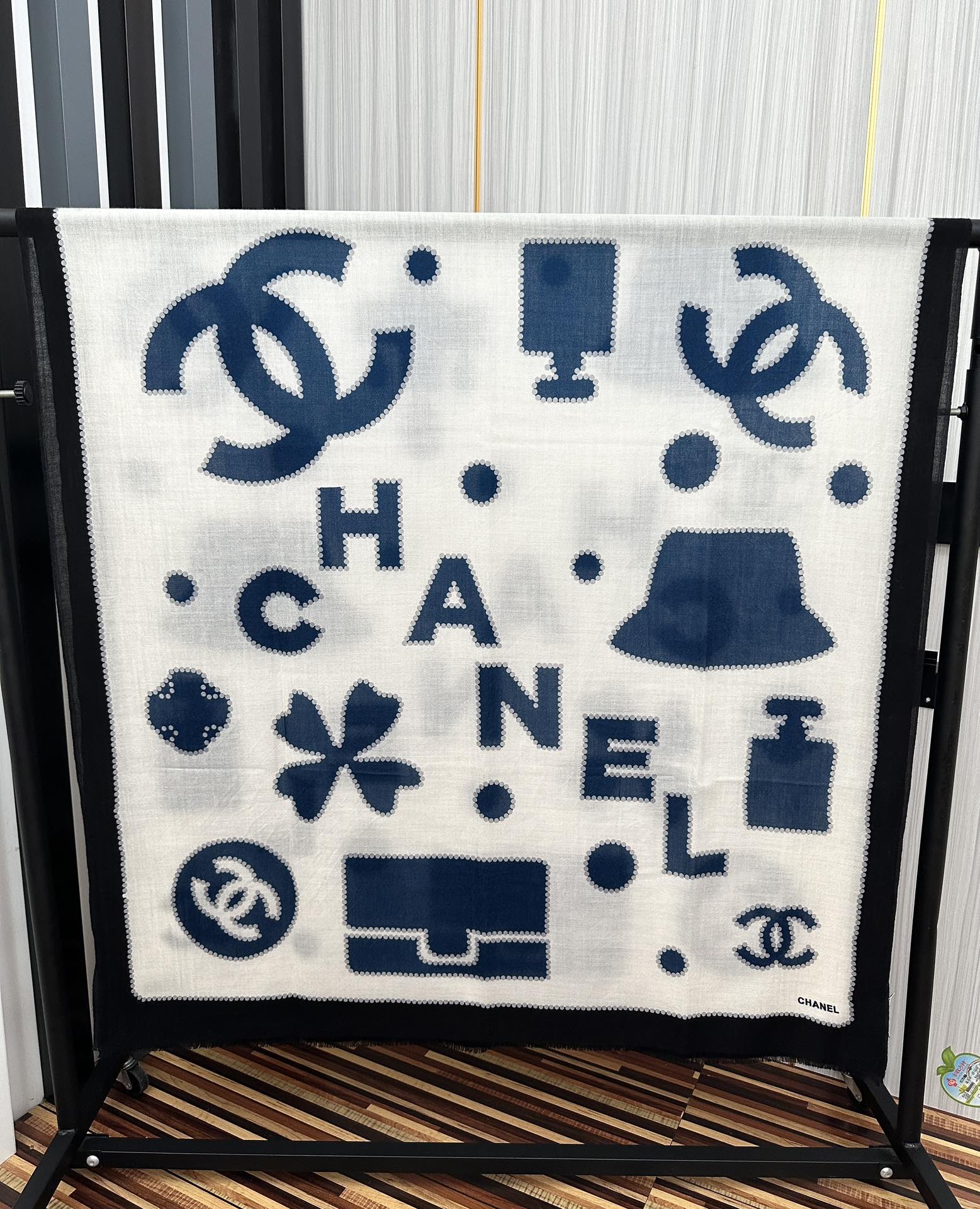 CHANEL香奈儿香水瓶羊绒围巾