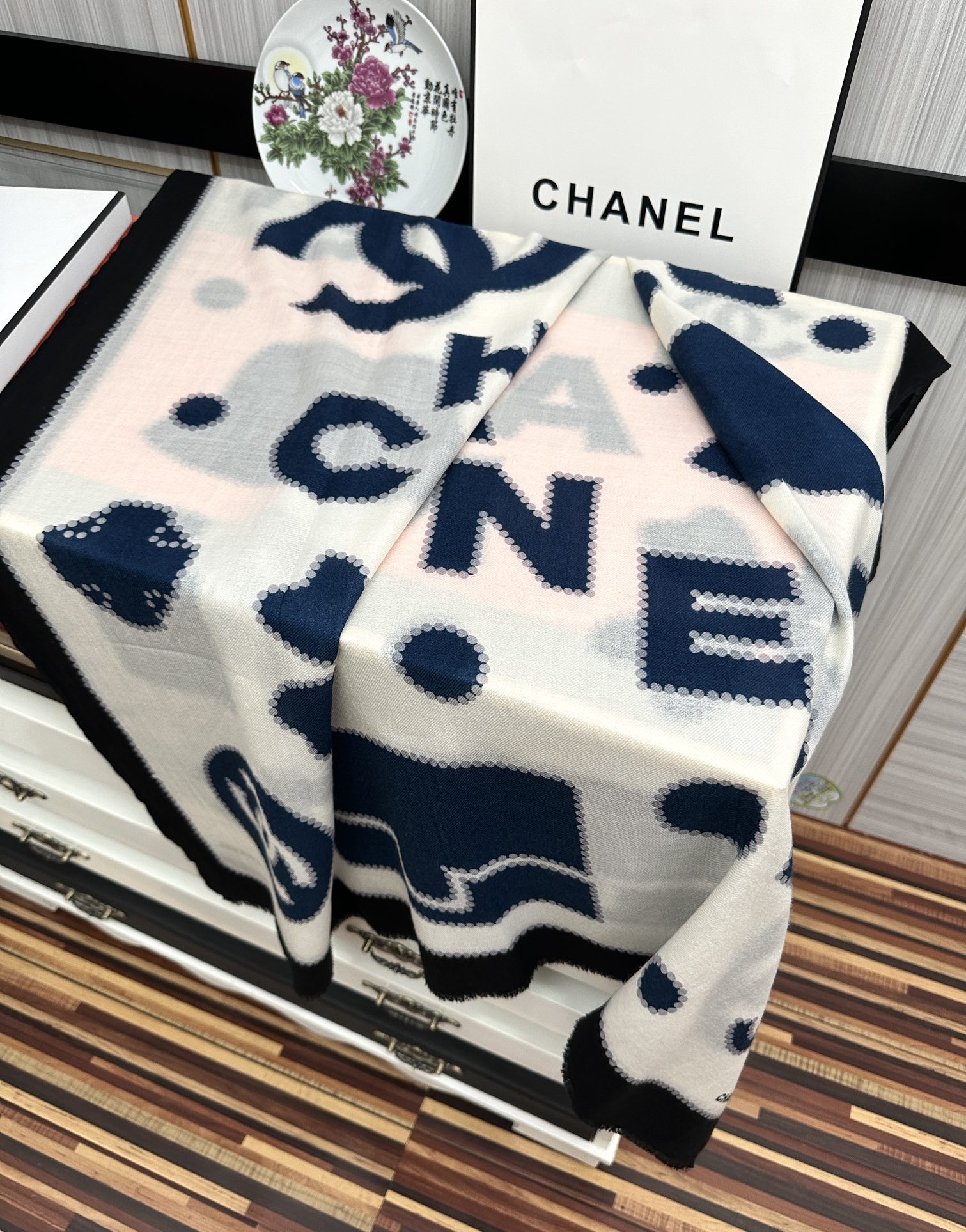 CHANEL香奈儿香水瓶羊绒围巾