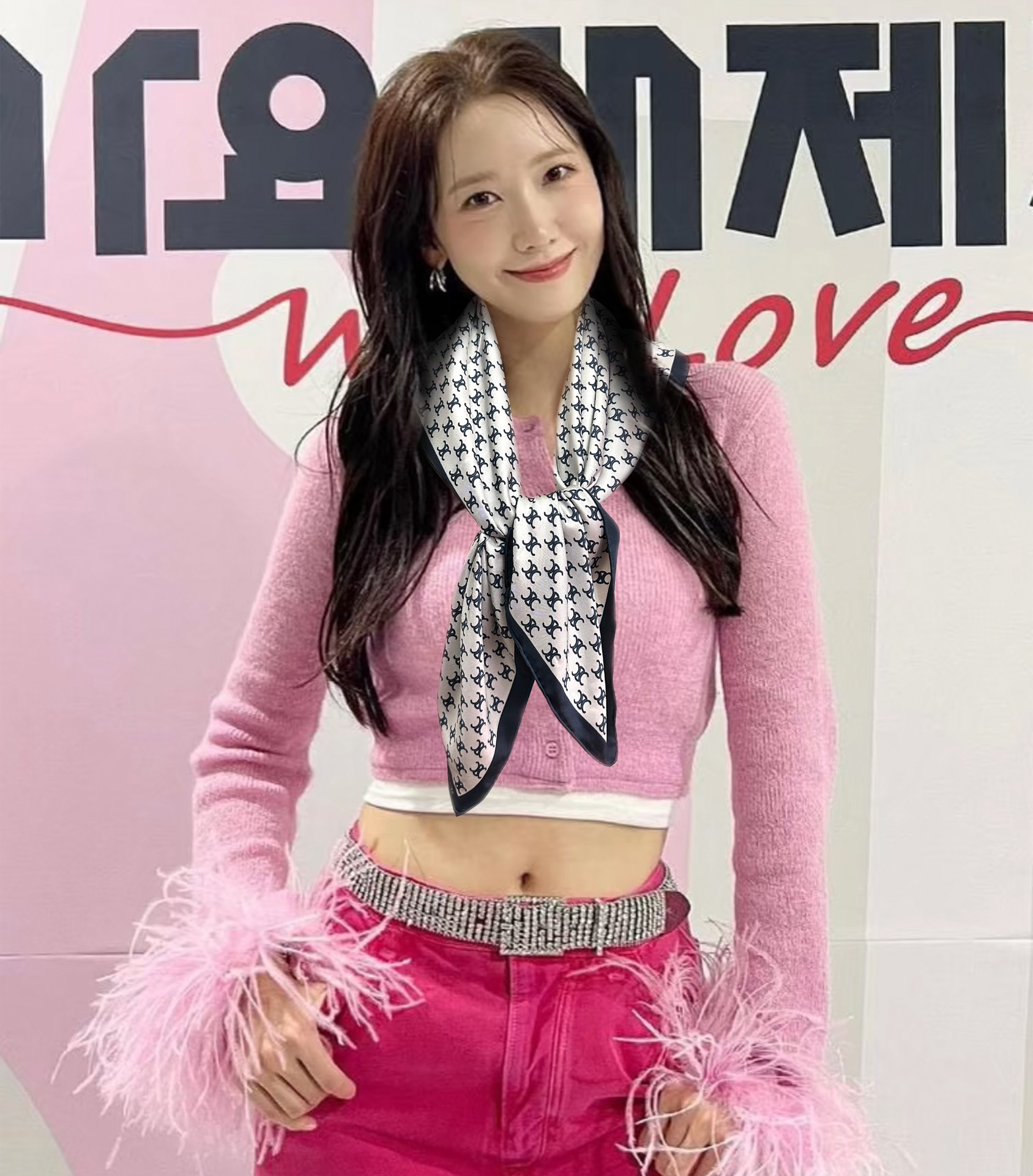 NO:169898,The new thilin is so beautiful [celebration] You can use true beauty in all seasons to make people very, very excited. The upper body effect is simply beautiful. The quality is perfect. The whole scarf gives people aura and is very exquisite and beautiful. A new model that is definitely worth buying. Once you get the real thing, you will be glad that you are a beautiful product for women. The first choice for perfect temperament taste is 90*90. The material is top-quality twill silk, high-version scarf, real silk19860909上新噻林太美了[庆祝]四季都可以用真心美的让人非常非常心动 上身效果简直美翻了 品质非常完美 整个围巾给人气场的同时又非常精致秀丽绝对值得入手的新款 实物一拿到就会庆幸自己是女人的绝美好货 完美气质品味首选尺寸90*90 材质顶级斜纹真丝,高版本围巾,real silk,scarf