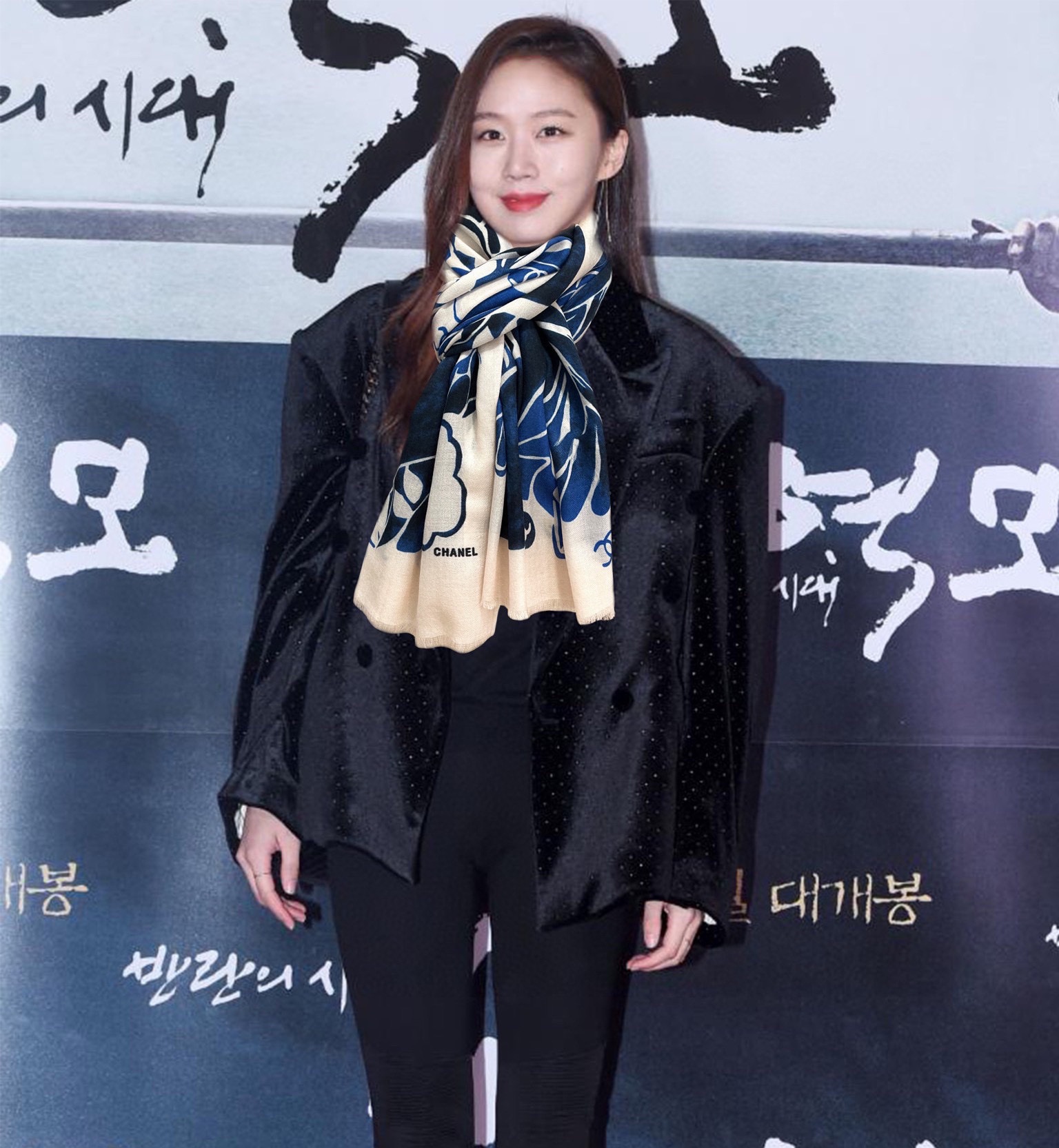 NO:169915,New Xiaoxiang's latest style, so beautiful to the heart. [Xiangjia Double C Series Cashmere Long Scarf] Real and beautiful. The shawl is matched with print, regardless of design and spray painting, the details are visible. The whole scarf gives people aura and is very exquisite. High-end VIP recommendations are definitely worth buying. The size is 100x200cm, high-end scarf, chanel, shawls19860909上新 小香最新款、太美到心动【香家双c系列羊绒长巾】实物真心美 披肩配以印花无论设计喷绘都是非常到位细节都可见整个围巾给人气场的同时又非常精致高端VIP推荐绝对值得入手的款尺寸100x200cm,高版本围巾,chanel,shawls,scarf