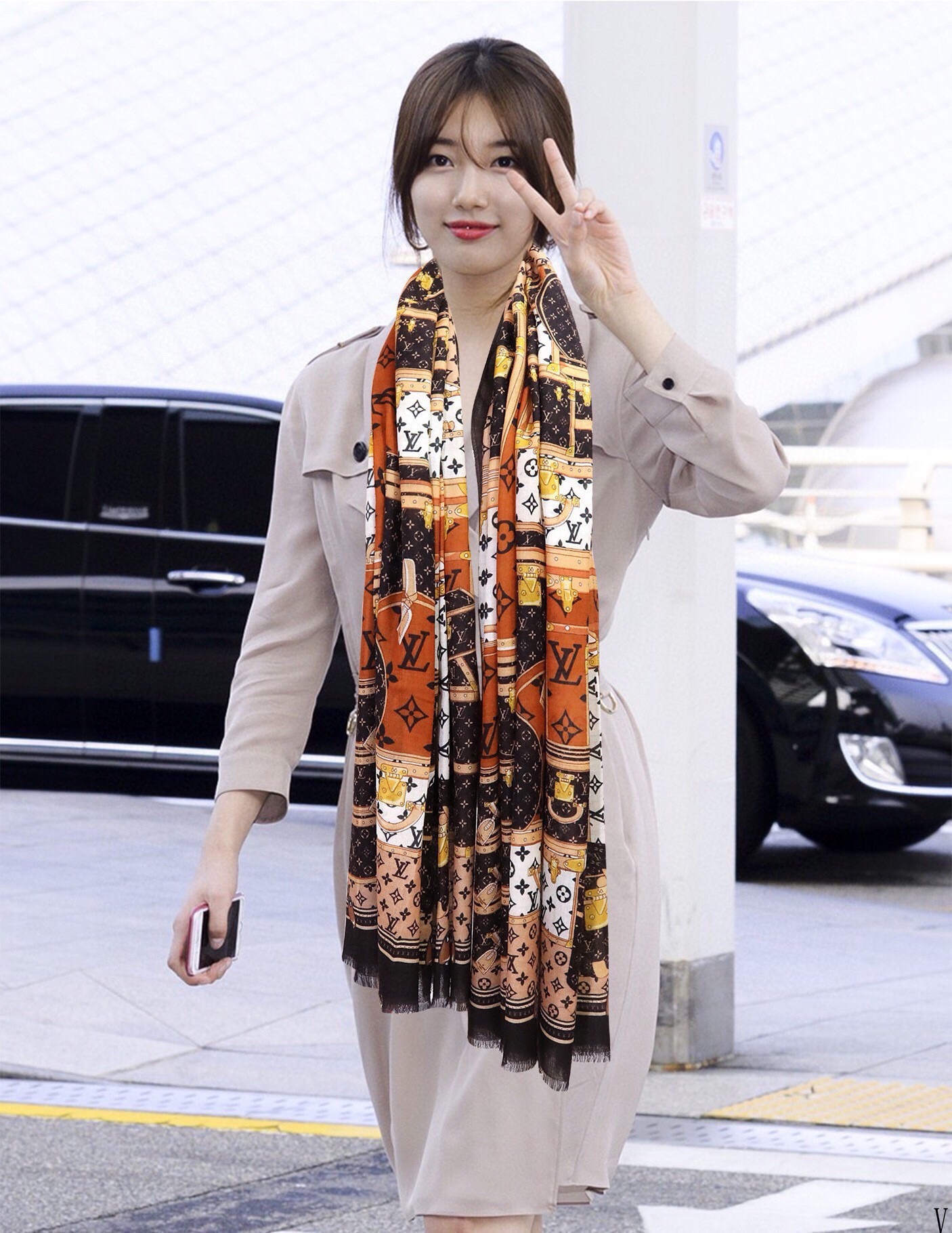 NO:172613,The latest top-level design of the new L 24 is so beautiful, really like [Double-sided ring velvet scarf] The real thing is really beautiful. The shawl is printed with print and spray painting, and the details are very accurate. The whole scarf gives people a big brand aura and is very exquisite and high-end VIP recommendation is definitely worth buying. Size 100xcm, material cashmere, high-version scarf, ring, shawls19860909上新L 24最新款顶级设计太美了,真心赞【双面戒指绒长巾】实物真心美 披肩配以印花无论设计喷绘都是非常到位细节都可见整个围巾给人大牌气场的同时又非常精致高端VIP推荐绝对值得入手尺寸100xcm,材质羊绒,高版本围巾,ring,shawls,scarf