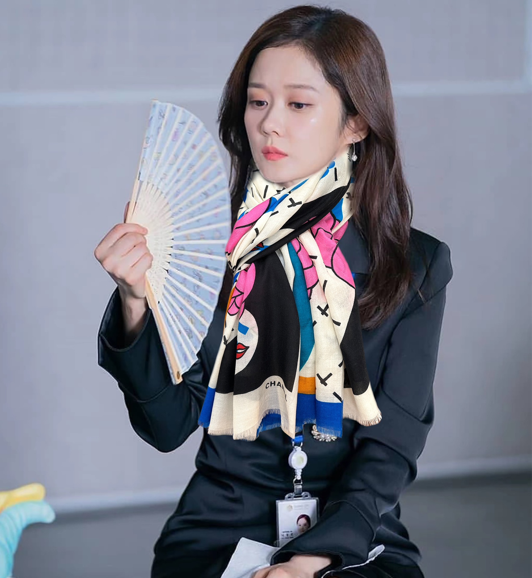 NO:172600,Xiaoxiang The latest model [Flower Series] is so beautiful that the real thing is truly beautiful. The shawl is printed and painted in a very good way. The details can be seen. The whole scarf gives people aura and is very exquisite. High-end VIP recommendations are definitely worth buying. The size is 100x200cm, 2 colors, high-version scarf, shawls19860909小香 最新款【花朵系列】太美到心动实物真心美 披肩配以印花无论设计喷绘都是非常到位细节都可见整个围巾给人气场的同时又非常精致高端VIP推荐绝对值得入手的款尺寸100x200cm,2色,高版本围巾,shawls,scarf