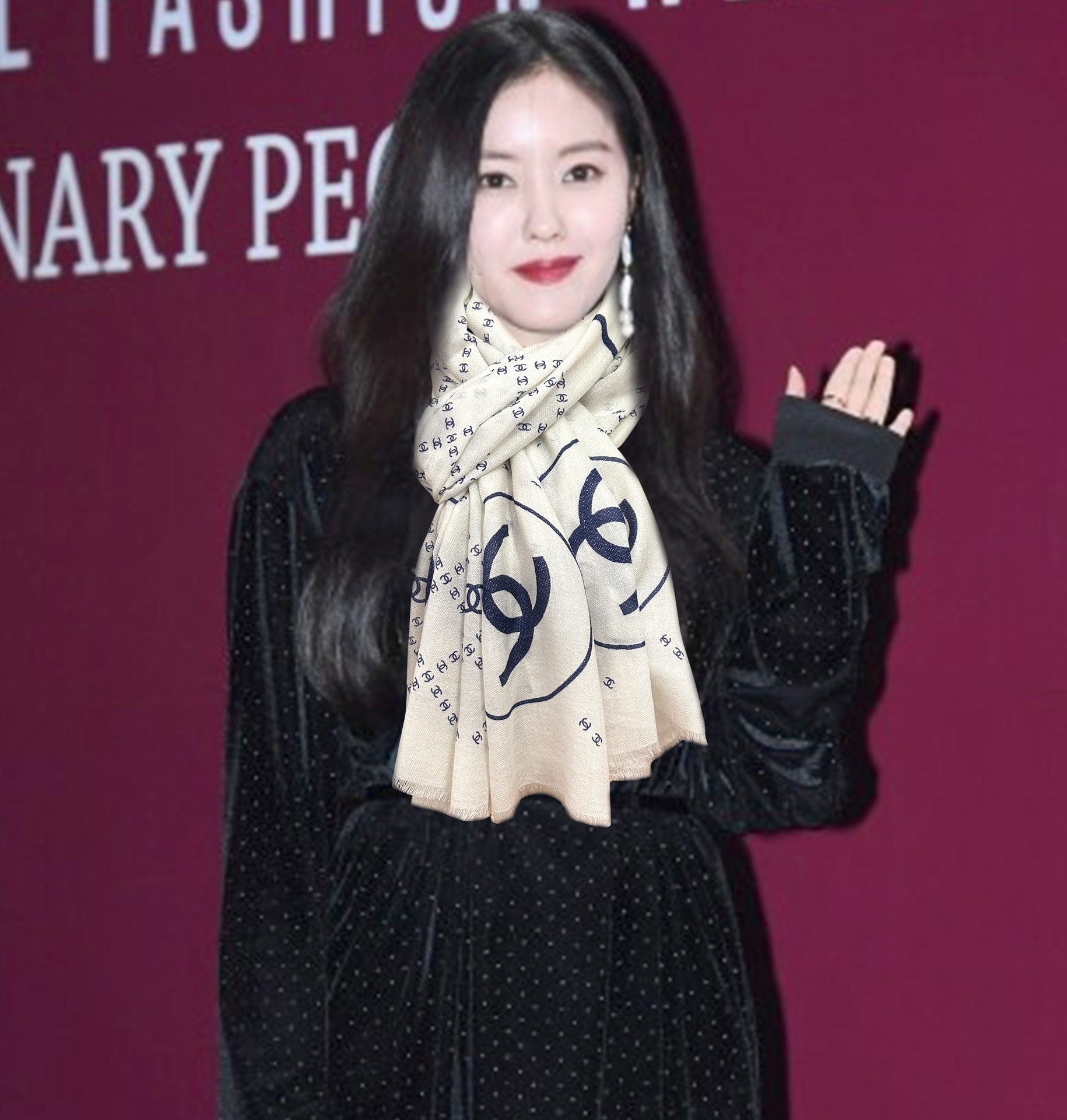 NO:173059,The latest style of silver silk [eating melon] sparkling [coffee] top design is so beautiful, really like [Cashmere velvet scarf] real beauty. The shawl is printed with print, spray painting, and details are visible. The whole scarf gives people a big brand aura and is very exquisite and high-end VIP recommendation is definitely worth buying. Size 100xcm, material cashmere, high-version scarf, shawls19860909上新小香 银丝最新款[吃瓜]闪闪发光[咖啡]顶级设计太美了,真心赞【羊绒绒长巾】实物真心美 披肩配以印花无论设计喷绘都是非常到位细节都可见整个围巾给人大牌气场的同时又非常精致高端VIP推荐绝对值得入手尺寸100xcm,材质羊绒,高版本围巾,shawls,scarf