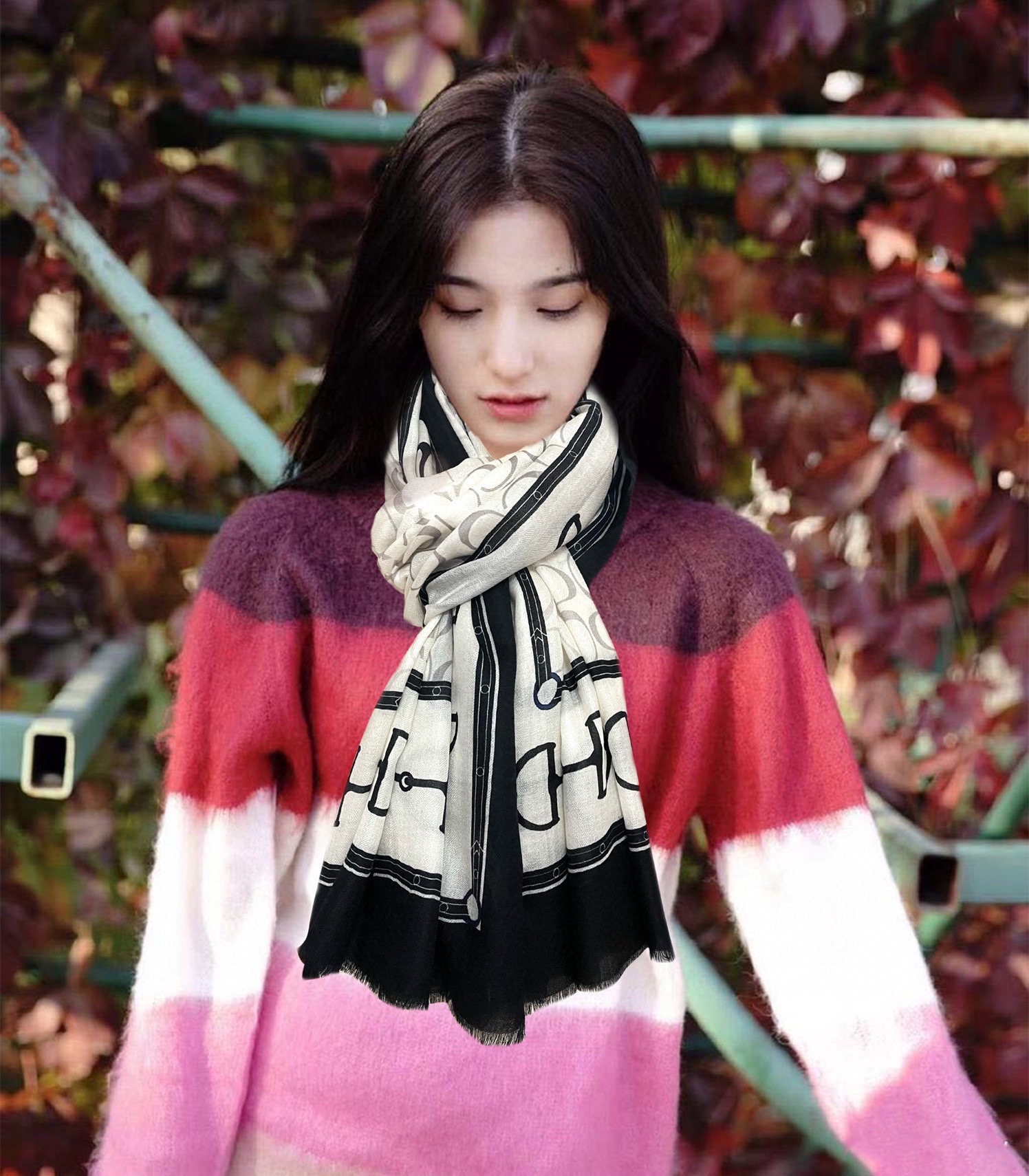 NO:175426,The latest top-level design is so beautiful, I really like [Ring Velvet Scarf] The real thing is really beautiful. The shawl is printed with print, no matter the design and spray painting, it is very intimate and detailed. The whole scarf gives people aura and is very exquisite and high-end VIP recommendation is definitely worth buying. Size 100x200cm, material cashmere high-version scarf, high-version scarf, ring, shawls19860909上新赛林 最新款顶级设计太美了,真心赞【戒指绒长巾】实物真心美 披肩配以印花无论设计喷绘都是非常到位细节都可见整个围巾给人气场的同时又非常精致高端VIP推荐绝对值得入手尺寸100x200cm,材质羊绒高版本围巾,高版本围巾,ring,shawls,scarf