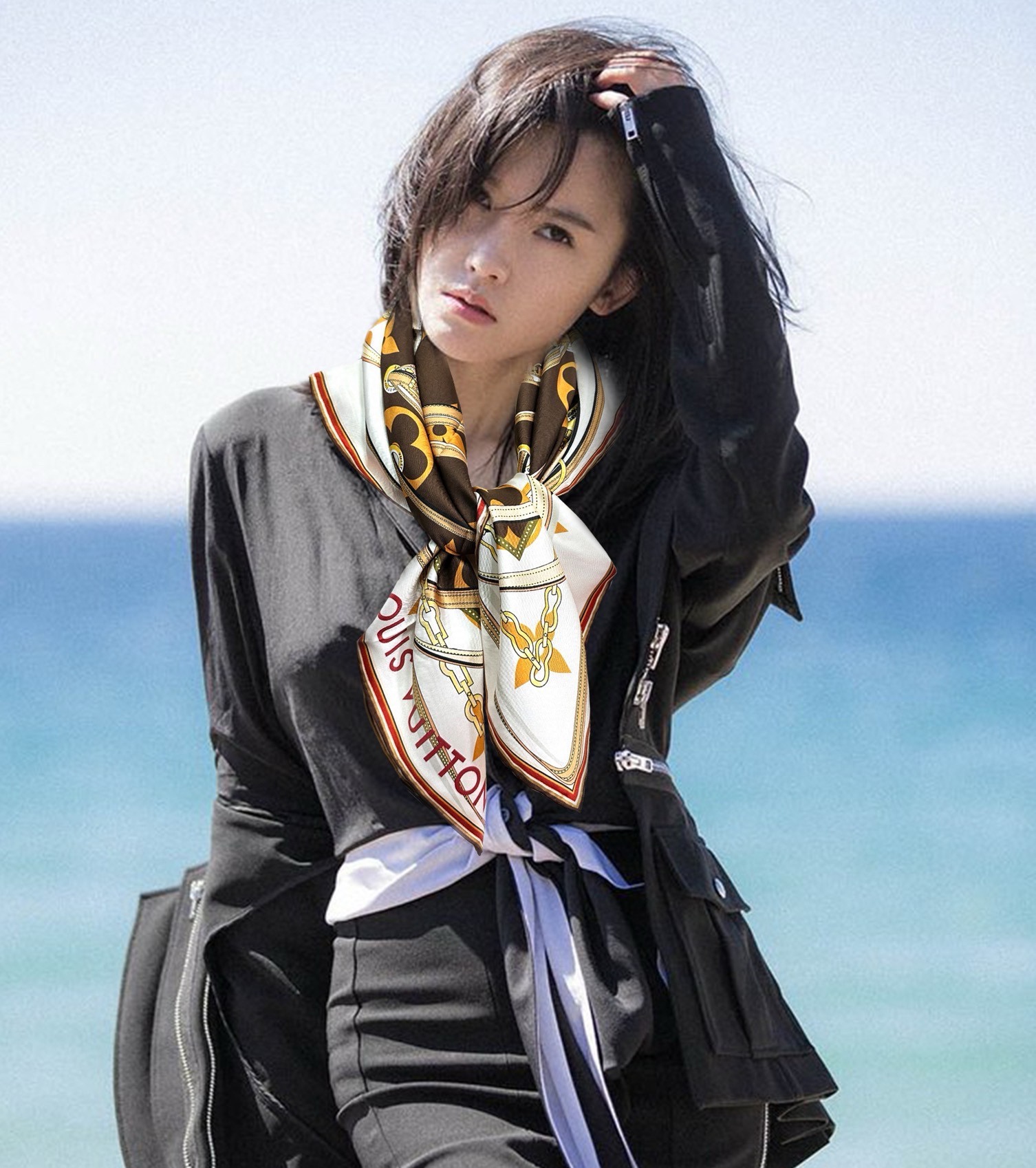 NO:184988,New L Home [Classic Style] Silk Square Scarf, I promise to start quickly after buying it [High-end, Love Women's Beauty] Very few products. You can use it in all seasons to make people very beautiful. The upper body effect is simply beautiful. The quality is very perfect. The whole scarf gives people aura and is very exquisite and beautiful. It is definitely worth buying a new style. Once you get the real thing, you will be glad that you are a beautiful product for women. It is worth evaluating the perfect temperament and taste. The first choice is 90*90. The top-grade twill silk, 2-color high-version scarf, high-version scarf, louis vuitton, real silk19860909上新L家【经典款式】真丝方巾,买了都说好下手一定要快【高端 大爱女人尤物】货极少 四季都可以用真心美的让人非常非常心动 上身效果简直美翻了 品质非常完美 整个围巾给人气场的同时又非常精致秀丽绝对值得入手的新款 实物一拿到就会庆幸自己是女人的绝美好货 值得品鉴完美气质品味首选上90*90 材质顶级斜纹真丝,2色高版本围巾,高版本围巾,louis vuitton,real silk,scarf