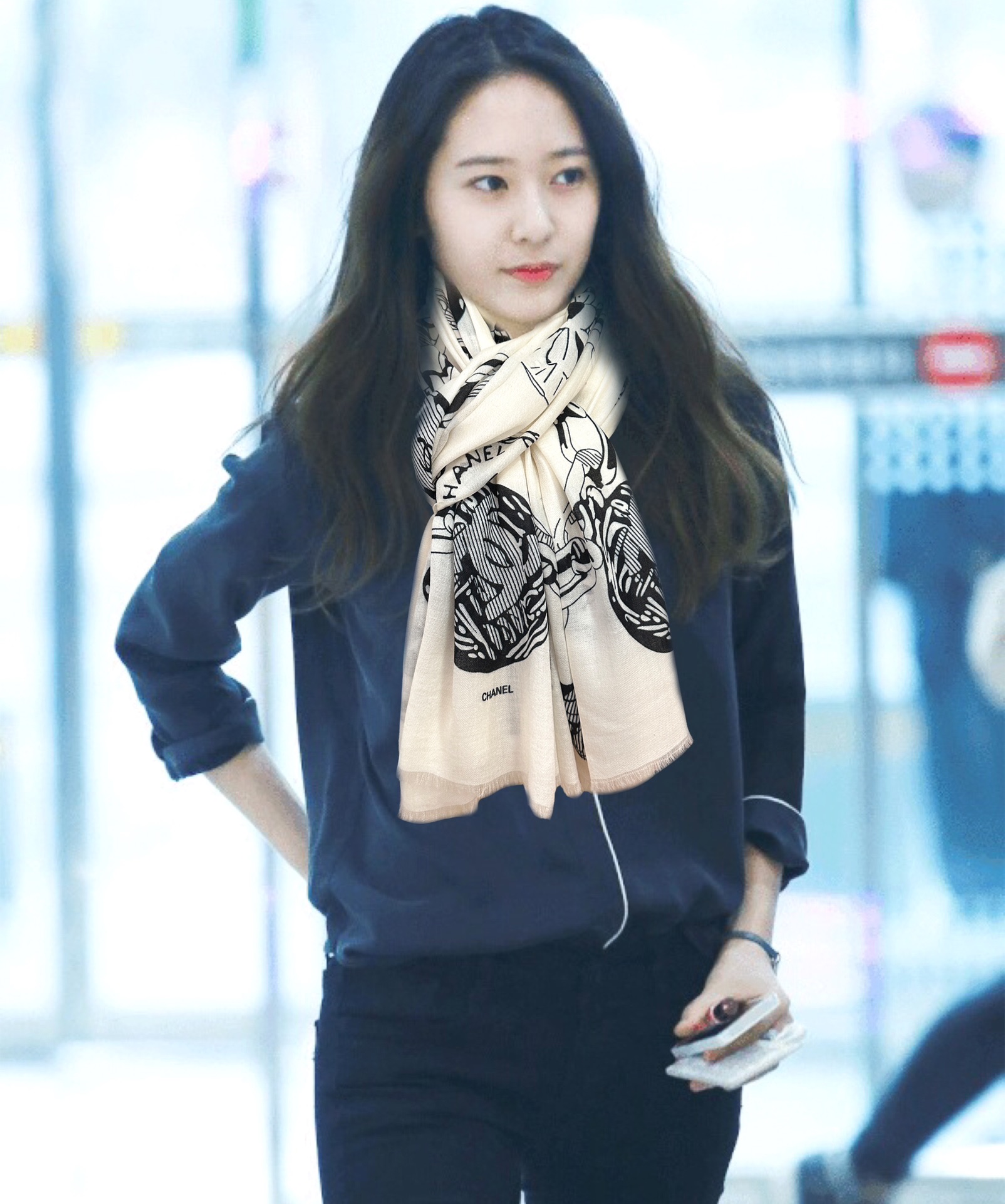 NO:186195,2014 Xiaoxiang's latest style is truly praised [Cashmere Long Scarf] The real thing is truly beautiful. The shawl is printed and painted in a very good way. The details can be seen. The whole scarf gives people aura and is very exquisite. The recommendation of high-end VIP is definitely worth buying. Size 100x200cm, material cashmere high-version scarf, high-version scarf, shawls198609092014 小香最新款真心赞【羊绒长巾】实物真心美 披肩配以印花无论设计喷绘都是非常到位细节都可见整个围巾给人气场的同时又非常精致高端VIP推荐绝对值得入手尺寸100x200cm,材质羊绒高版本围巾,高版本围巾,shawls,scarf