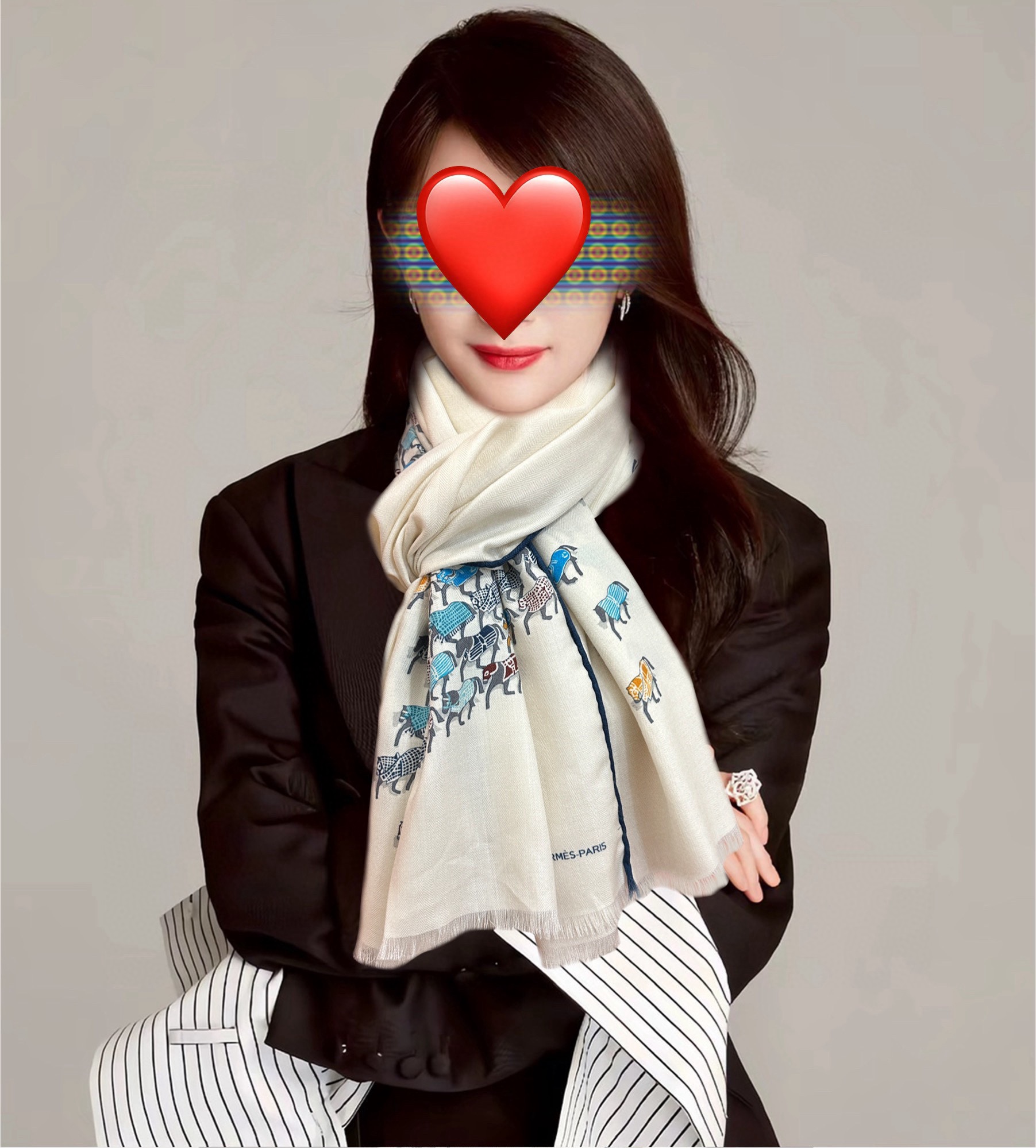 NO:187414,New Hermes [Double-sided pony jumps in the same color] so beautiful [Eating melon] Be sure to start quickly [Lips] You can use it all seasons [Seduction] It is really beautiful and makes people feel very unfair. The quality is very perfect. The whole scarf gives people aura and is very exquisite and beautiful. The new style is definitely worth buying. Once you get it, you will be glad that you are a beautiful woman. Size 65x185, cashmere, 2-color high-version scarf, high-version scarf, hermes19860909上新 爱马仕【双面同色小马跳跃】太美了[吃瓜]下手一定要快[嘴唇]四季都可以用[勾引]真心美的让人非常非上身效果简直美翻了 品质非常完美整个围巾给人气场的同时又非常精致秀丽绝对值得入手的新款实物一拿到就会庆幸自己是女人的绝美好货 尺寸65x185,材质羊绒,2色高版本围巾,高版本围巾,hermes,scarf