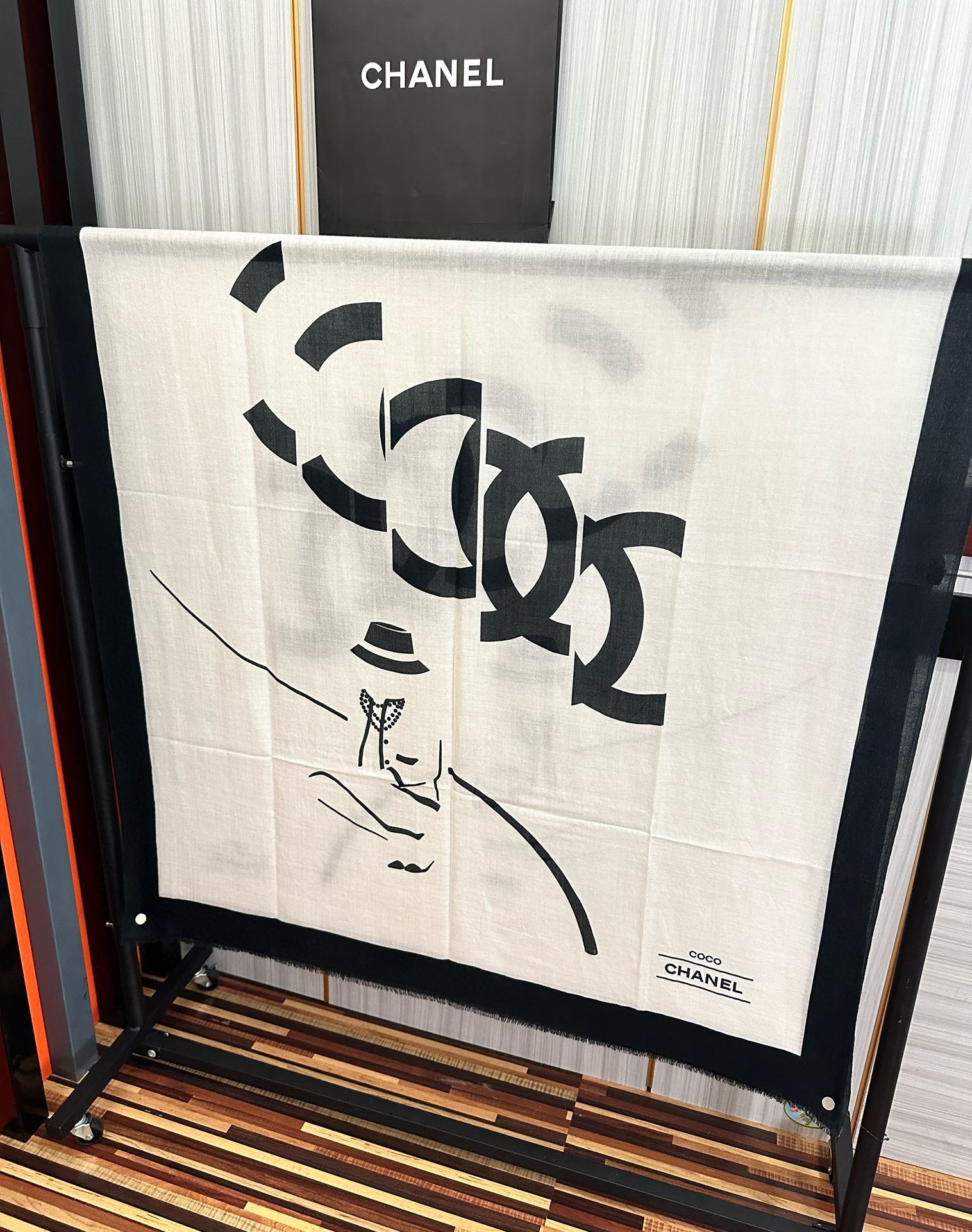 香奈儿经典优雅Coco风[礼物]气质到骨子里[色]香奶奶新一季的面料超高级真心超级柔软丝丝顺滑[太阳]韧