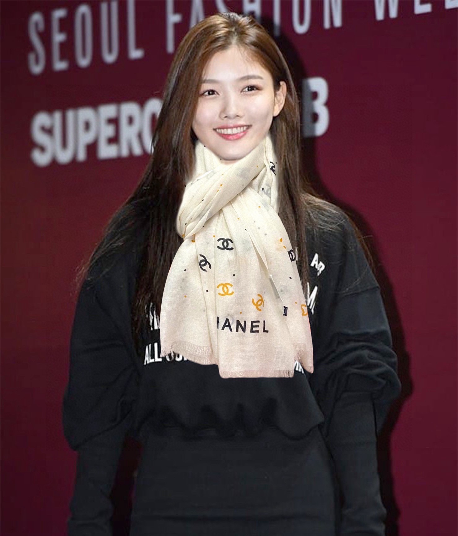 NO:187826,The new Chanel silver silk collection [rose] top-level design is so beautiful, I really like [Cashmere Long Scarf] The real thing is really beautiful. The shawl is printed with print, the design is very well-designed and painted. The details can be seen. The whole scarf gives people aura and is very exquisite and high-end VIP recommendation is definitely worth buying. Size 100xcm, material cashmere 2 colors high-version scarf, high-version scarf, chanel, shawls19860909上新香奈儿 银丝的会[玫瑰]顶级设计太美了,真心赞【羊绒长巾】实物真心美 披肩配以印花无论设计喷绘都是非常到位细节都可见整个围巾给人气场的同时又非常精致高端VIP推荐绝对值得入手尺寸100xcm,材质羊绒 2色高版本围巾,高版本围巾,chanel,shawls,scarf