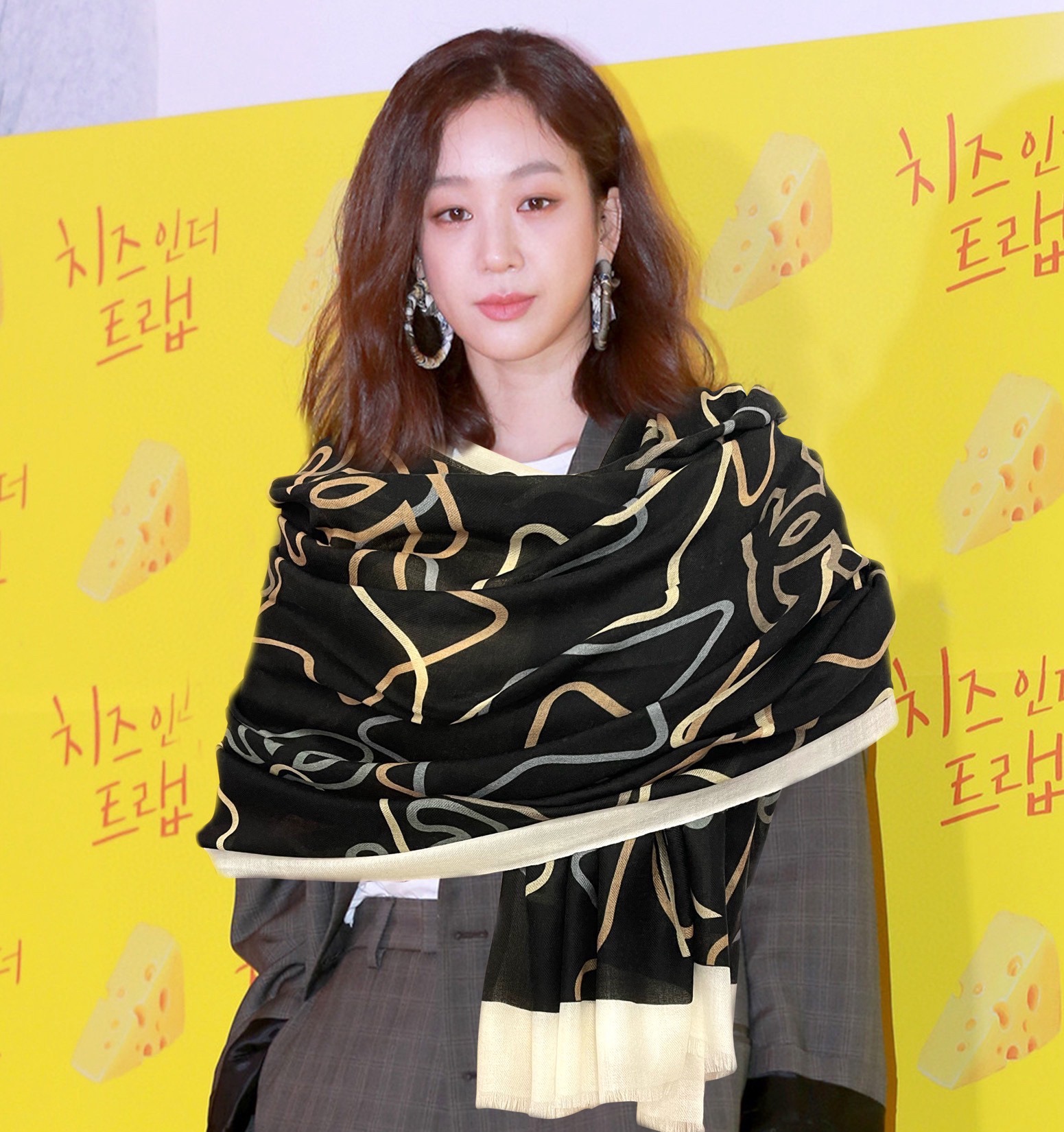香奈儿新款银丝的会发光2024最新款[玫瑰]真心赞羊绒长巾实物真心美披肩配以印花无论设计喷绘都是非常到位