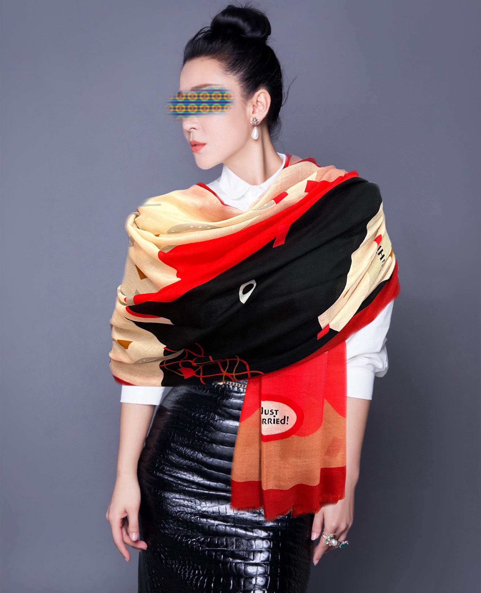 爆款到爱马仕2024最新款顶级设计太美了真心赞实物真心美披肩配以印花无论设计喷绘都是非常到位️细节都可见