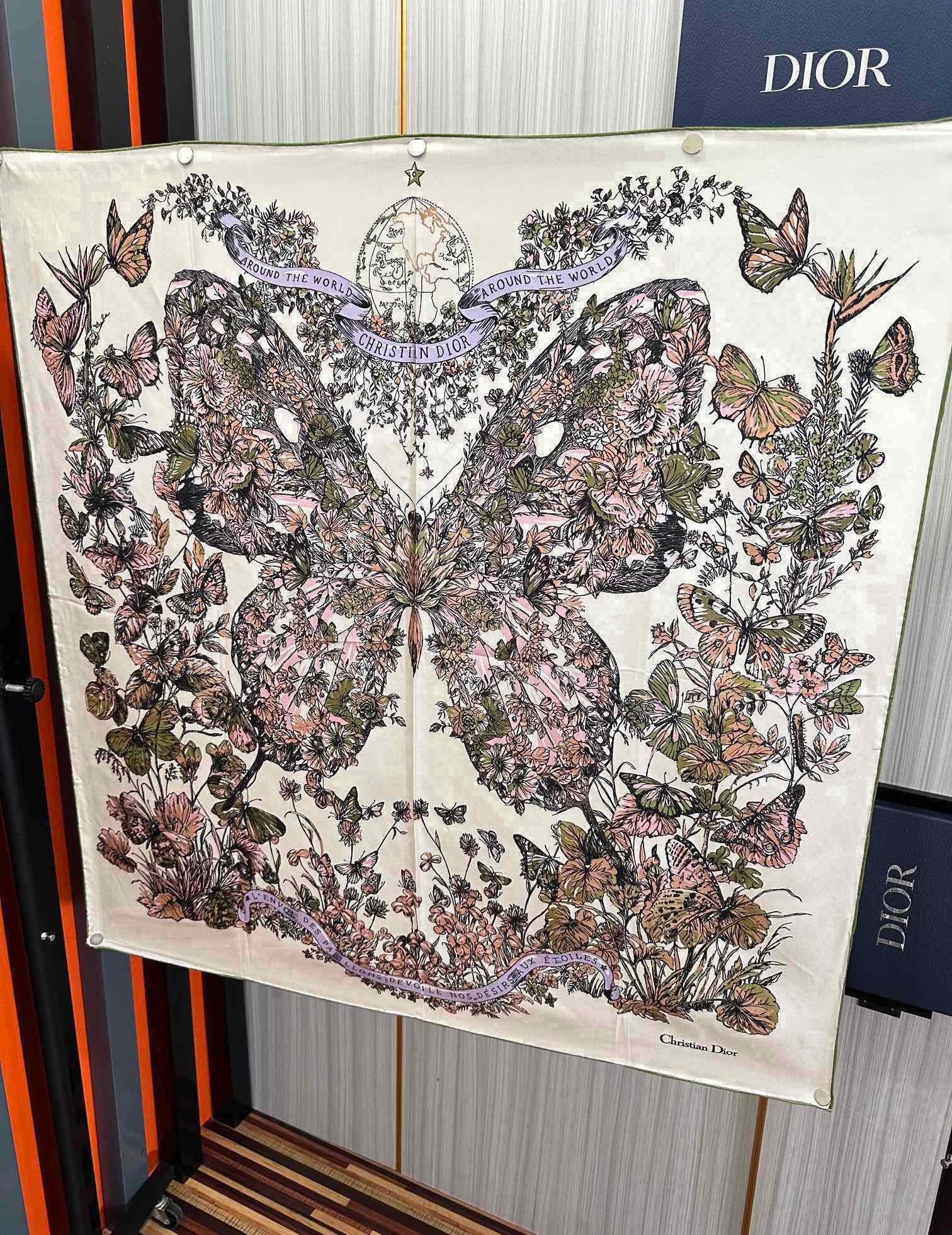 迪澳蝴蝶花卉春夏季新款太美了[玫瑰]说好下手一定要快高端大爱️女人尤物货极少四季都可以用️真心美的让人非