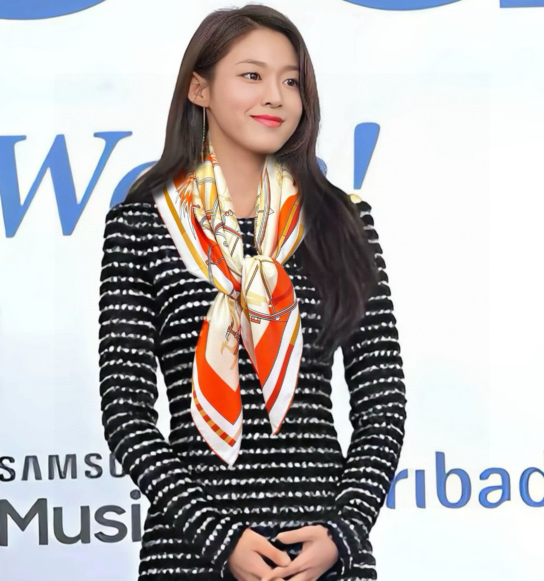 NO:188183,Aimas New high-end designs are recommended to start with high-end products. A woman loves beauty. There are very few products. You can use it in all seasons to make people very beautiful. The upper body effect is simply beautiful. The quality is very perfect. The whole scarf gives people aura and is very exquisite and beautiful. The new model is definitely worth buying. Once you get the real thing, you will be glad that you bought the right one. The material is silk, the size is 90x90 high-version scarf, the high-version scarf, hermes, real silk19860909爱马士 新款 高端设计买到都说好下手一定要快高端 大爱女人尤物 货极少 四季都可以用真心美的让人非常非常心动 上身效果简直美翻了 品质非常完美整个围巾给人气场的同时又非常精致秀丽绝对值得入手的新款 实物一拿到就会庆幸自己是买对了,材质真丝,尺寸90x90高版本围巾,高版本围巾,hermes,real silk,scarf