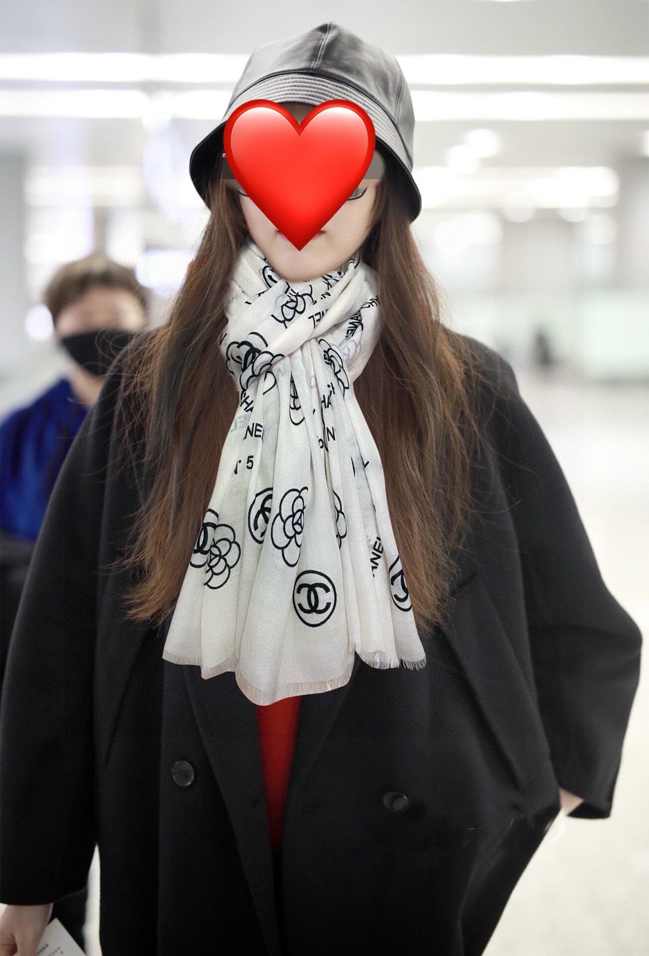 NO:188195,New Xiaoxiang Silver Sweet [Eating Melon] Glittering [Coffee] Top-level design is so beautiful, I really like [Cashmere Long Scarf] Really beautiful shawl with print and spray painting, it is very intimate and detailed. The whole scarf gives people a big brand aura and is very exquisite and high-end VIP recommendation is definitely worth buying Size x, material cashmere, 2-color high-version scarf, high-version scarf, shawls19860909上新小香 银丝 [吃瓜]闪闪发光[咖啡]顶级设计太美了,真心赞【羊绒长巾】实物真心美 披肩配以印花无论设计喷绘都是非常到位细节都可见整个围巾给人大牌气场的同时又非常精致高端VIP推荐绝对值得入手尺寸x,材质羊绒,2色高版本围巾,高版本围巾,shawls,scarf