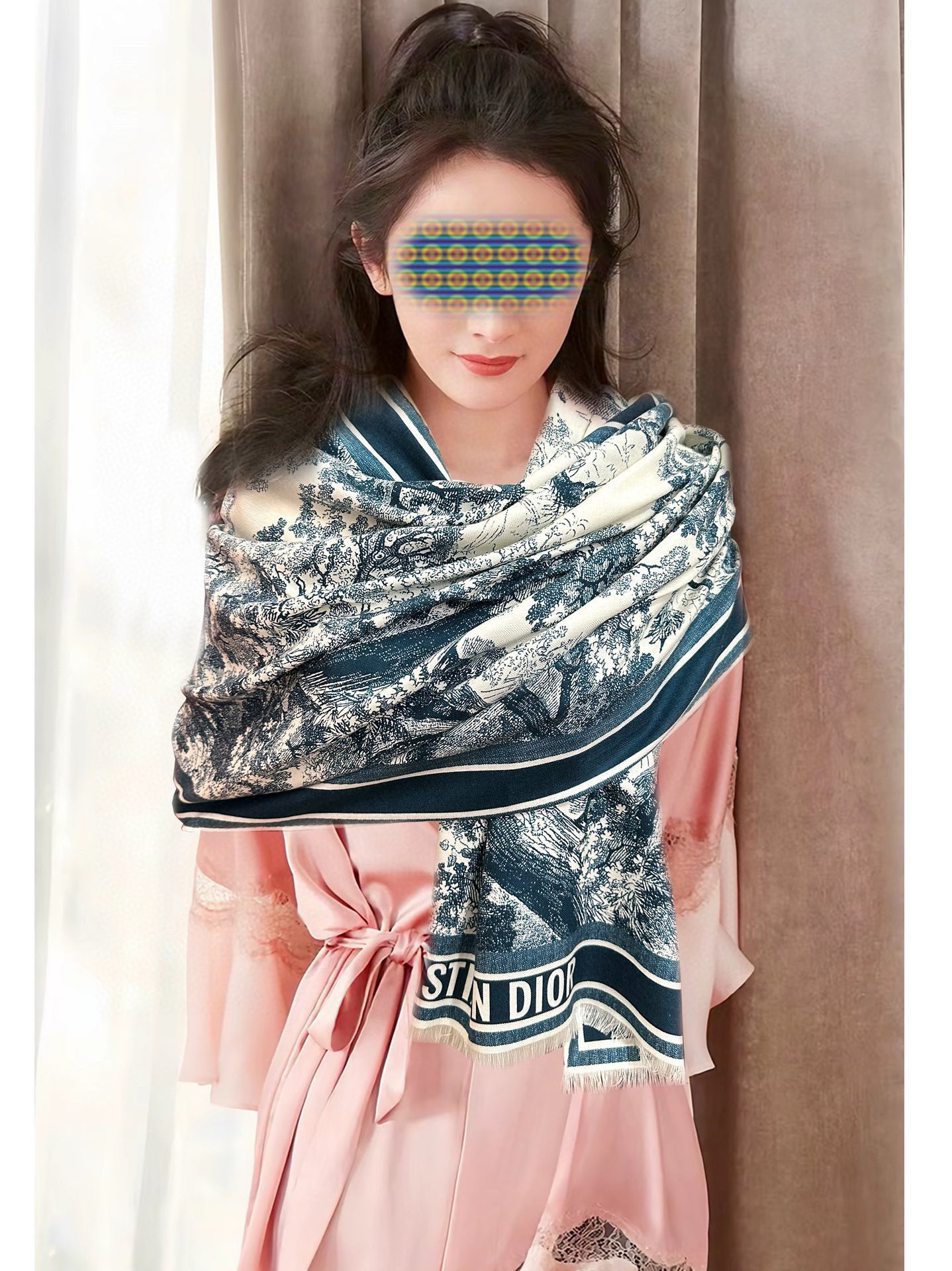 NO:188574,The new Dior double-sided and same color [Animal Jungle] is so beautiful [Eating Melon] Be sure to start quickly [Lips] You can use it all seasons [Seduction] It is really beautiful and makes people feel very unfair. The quality is very perfect. The whole scarf gives people aura and is very exquisite and beautiful. The new thing is definitely worth buying. Once you get it, you will be glad that you are a beautiful woman. Size 65x185, cashmere, 3-color high-version scarf, high-version scarf, dior19860909新款迪奥双面同色【动物丛林】太美了[吃瓜]下手一定要快[嘴唇]四季都可以用[勾引]真心美的让人非常非上身效果简直美翻了 品质非常完美整个围巾给人气场的同时又非常精致秀丽绝对值得入手的新款实物一拿到就会庆幸自己是女人的绝美好货 尺寸65x185,材质羊绒,3色高版本围巾,高版本围巾,dior,scarf