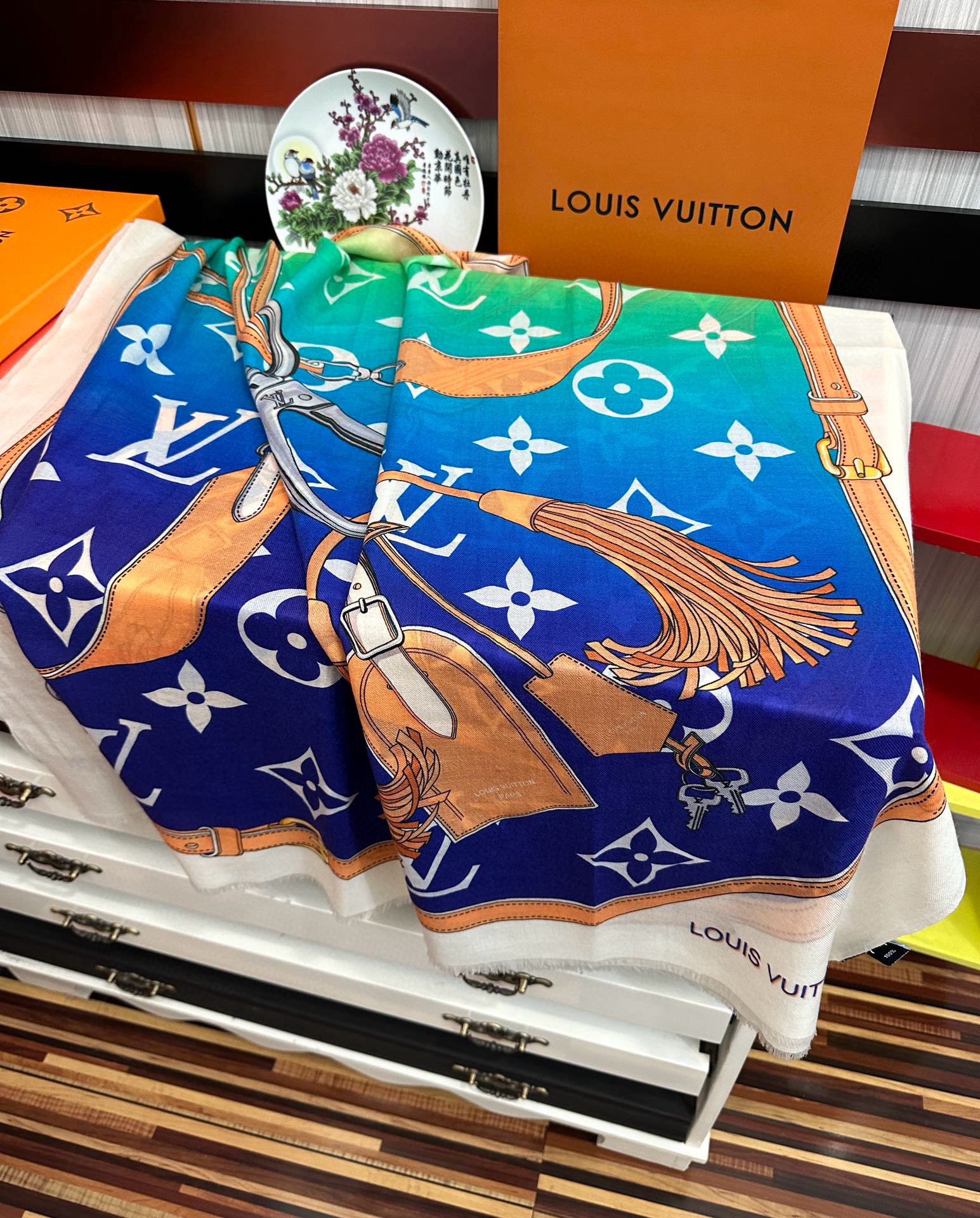 New LV 2025 VIP Recommendation: Beautiful Top-Level Design, 100x200cm Wool Material - 图片 6