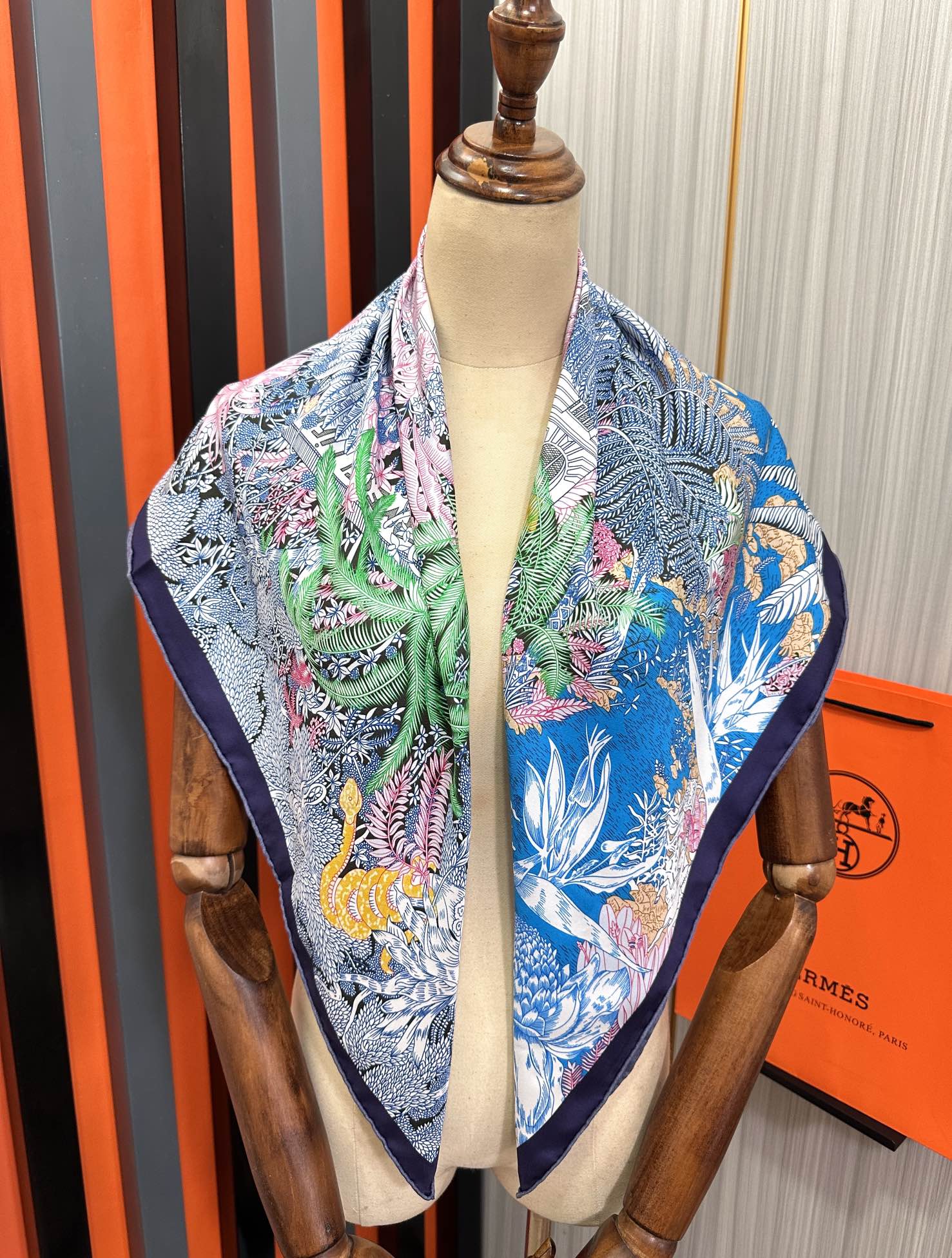 。重磅推荐 爱马🐎士2025 新款 高端设计买到都说好👍下手一定要快高端 大爱❤️女人尤物 货极少 四季