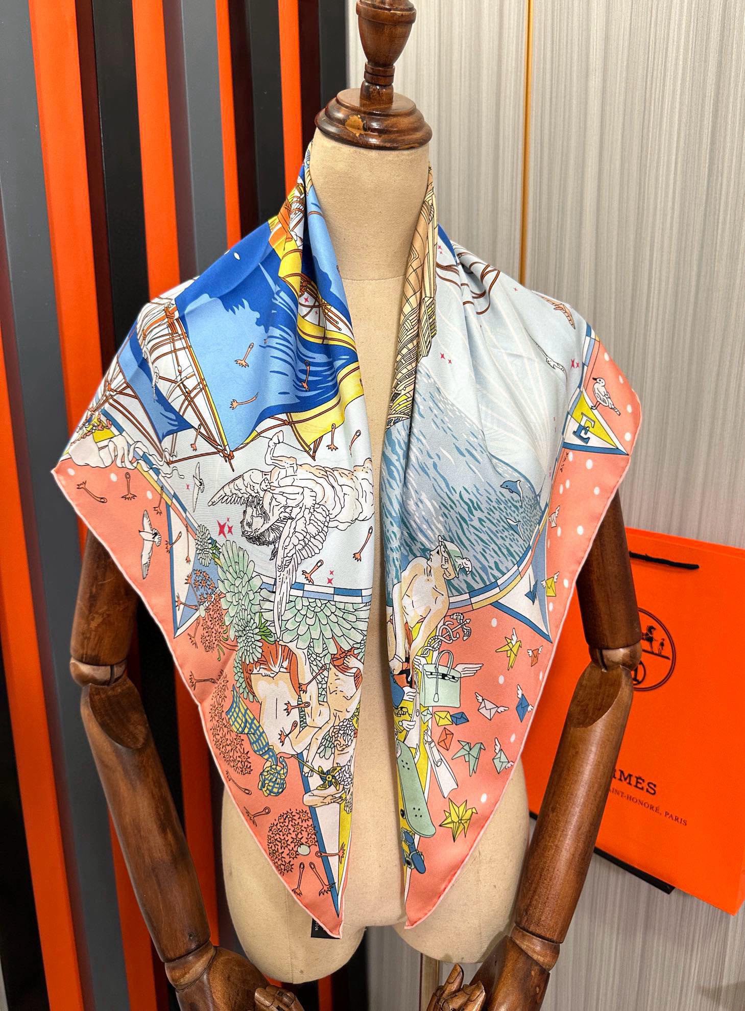 上新2025 。HERMES 重磅庆祝【爱马仕旗舰】方巾嘴唇精简时髦，品质感很显好得意好搭到上瘾的丝巾色