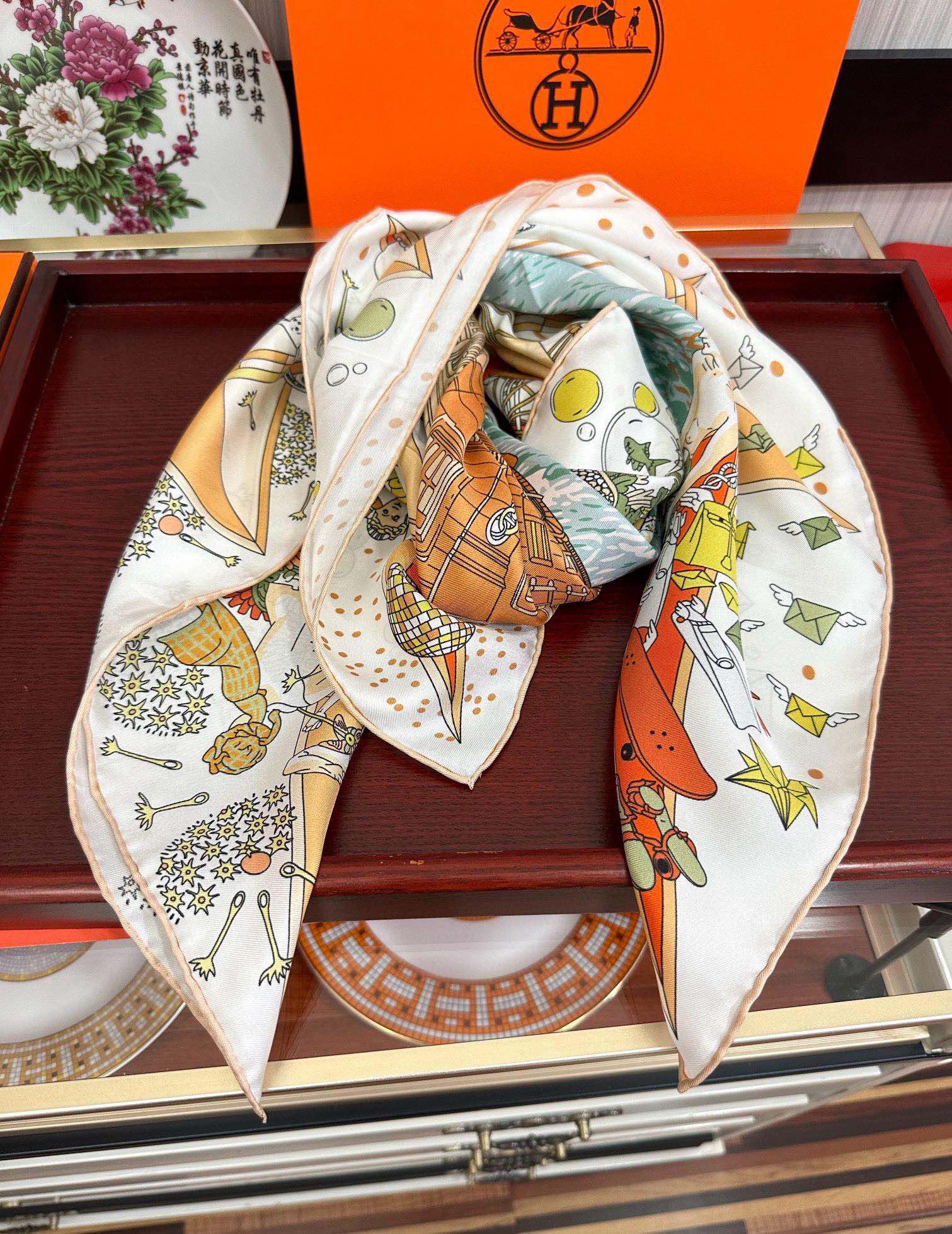 上新2025 。HERMES 重磅庆祝【爱马仕旗舰】方巾嘴唇精简时髦，品质感很显好得意好搭到上瘾的丝巾色