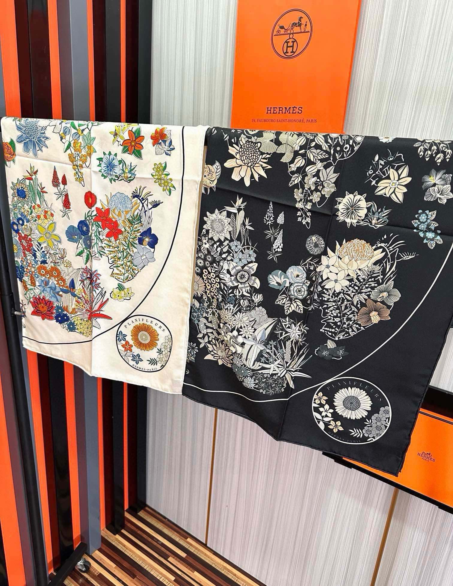 上新2025。HERMES 重磅庆祝【花绘地图】方巾嘴唇精简时髦，品质感很显好得意好搭到上瘾的丝巾色带着