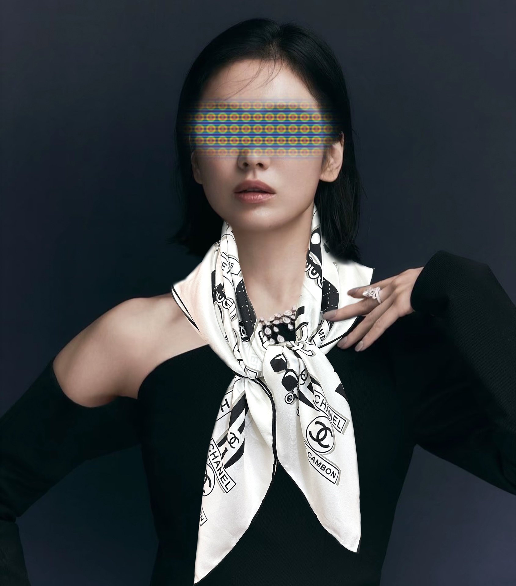 。香奈儿 顶级设计师 又一新款出货了庆祝靓女们必备款色太美了玫瑰上身效果非常美得意各种图案标志双C组合设