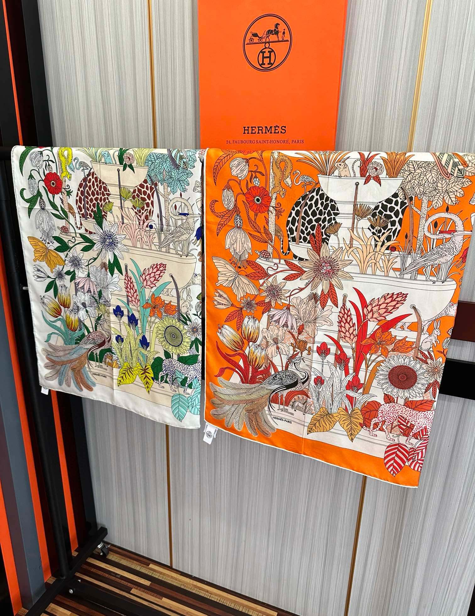 高版本HERMES 【珍奇乐园】太阳精致卷边嘴唇品质感很显好得意好搭到上瘾的丝巾色带着不显山不露水的简约