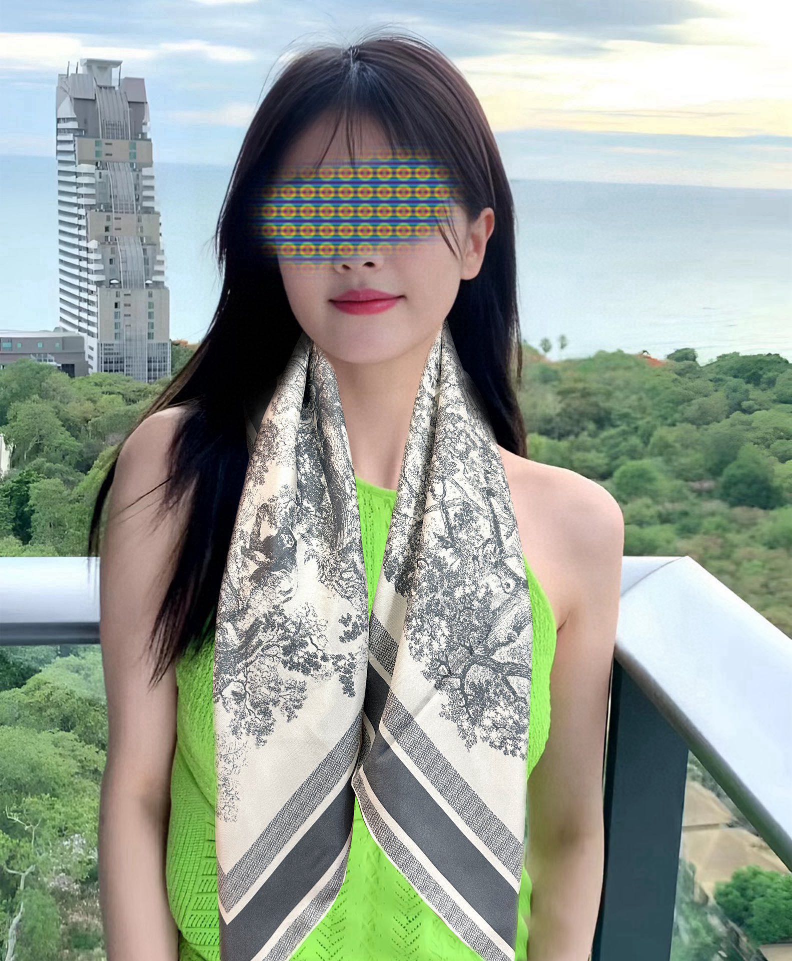 。Dior 印花方巾 2025【18姆米双面同色】庆祝Sauvage 茹伊印花这款方巾以经典的 Sauv