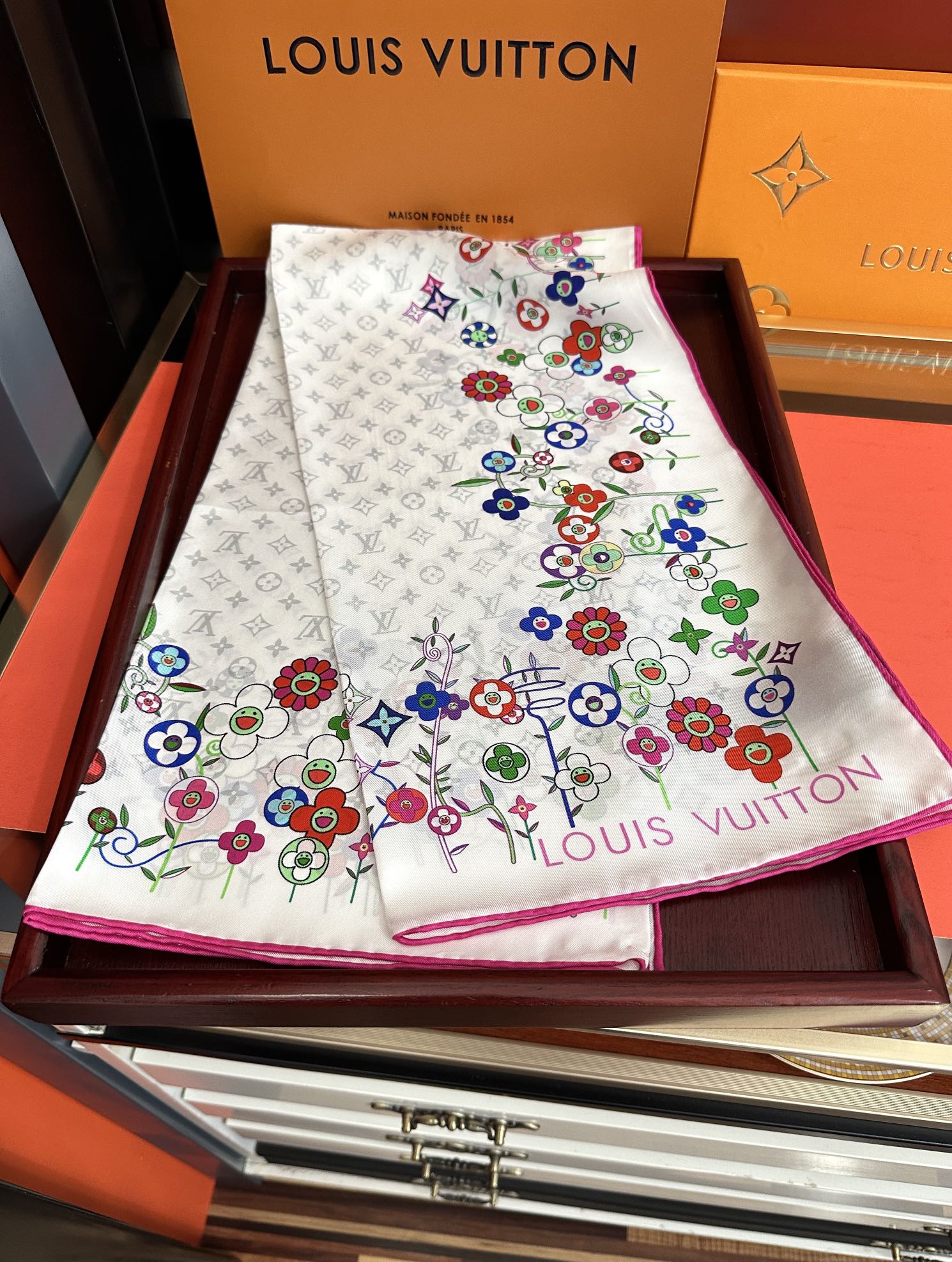 。10最新款 LV 高品质永远都是那么经典庆祝今年最流行的款式太阳顶级设计 Monogram SuPer