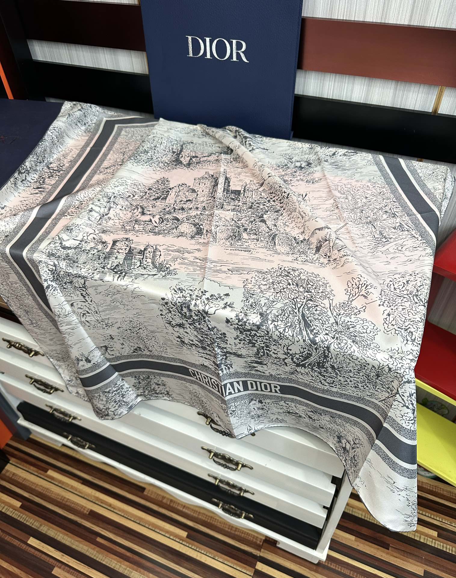 。 迪奥2025新款嘴唇顶级品质精致卷边發太美了玫瑰买到都说好👍下手一定要快高端 大爱❤️女人尤物 货极