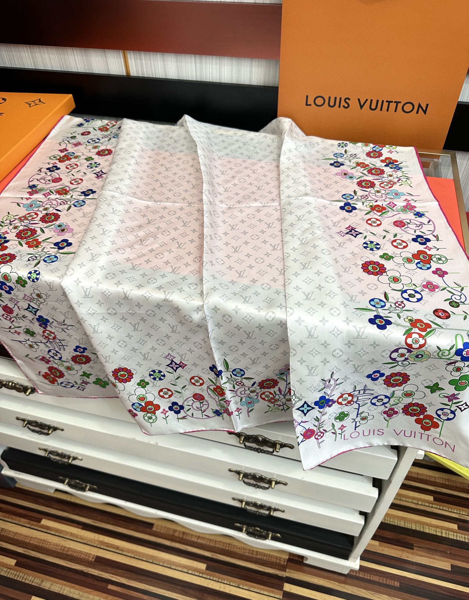 。10最新款 LV 高品质永远都是那么经典庆祝今年最流行的款式太阳顶级设计 Monogram SuPer