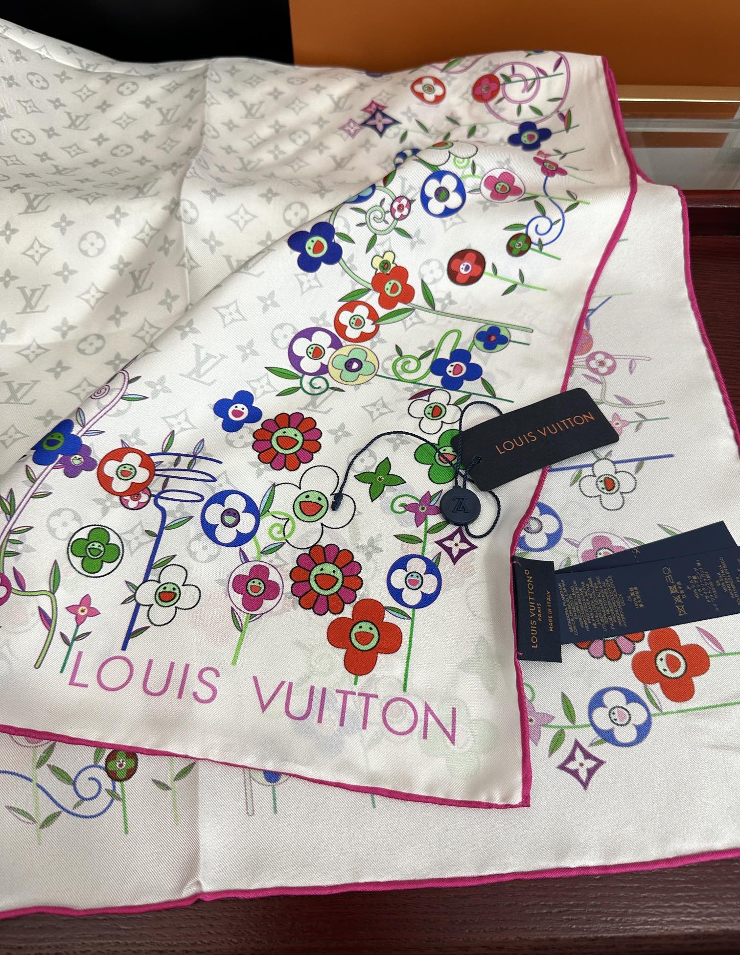 。10最新款 LV 高品质永远都是那么经典庆祝今年最流行的款式太阳顶级设计 Monogram SuPer