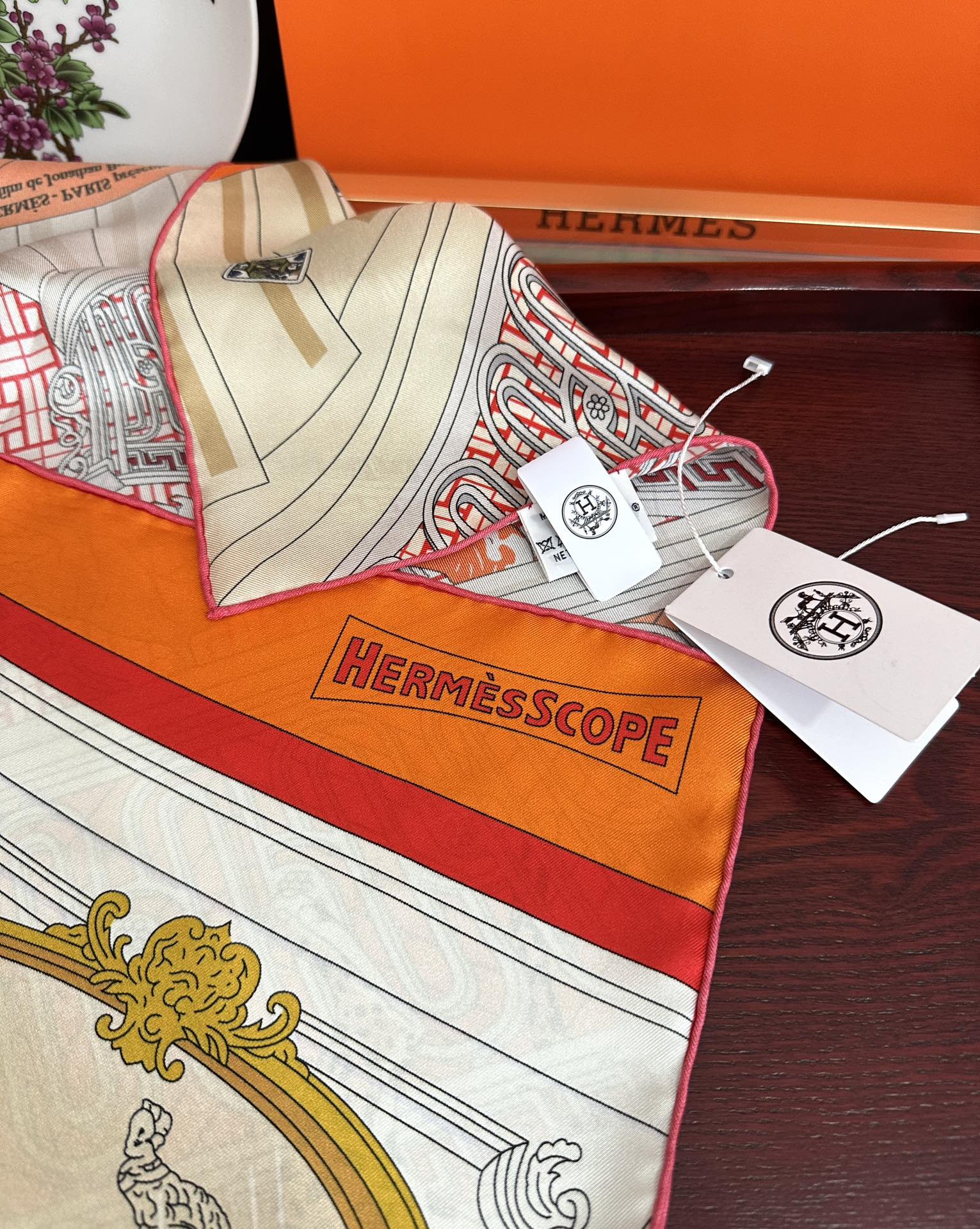 。高品质2025HERMES 【24号之谜】太阳精致卷边嘴唇太美了品质感很显好得意好搭到上瘾的丝巾色带着