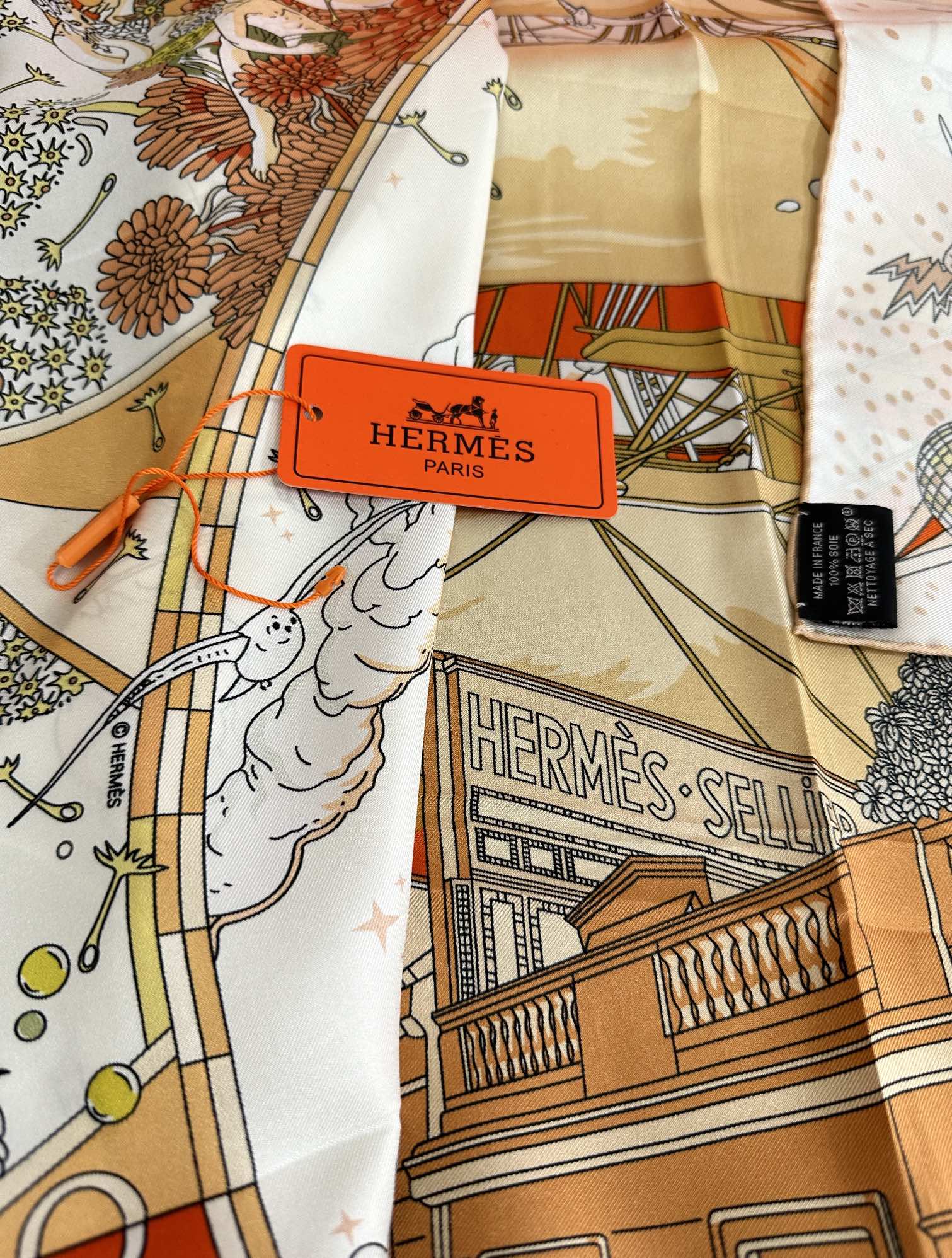 上新2025 。HERMES 重磅庆祝【爱马仕旗舰】方巾嘴唇精简时髦，品质感很显好得意好搭到上瘾的丝巾色