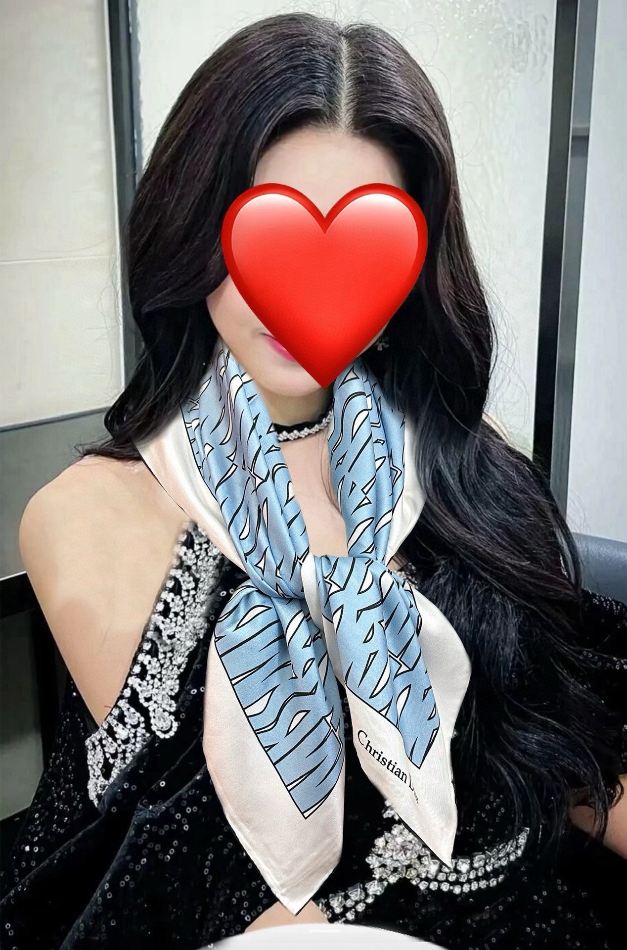  。Dior Chardons 2025新款 图案印花得意展示象征着保护色韧性和自由的苏格兰庆祝采用粉色
