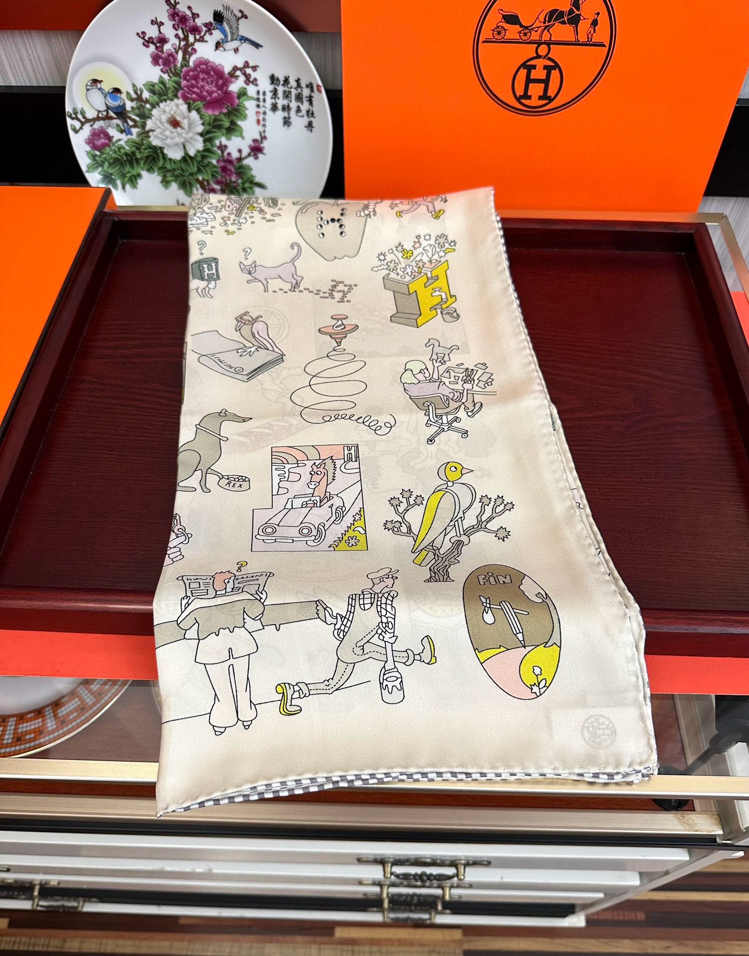 。高版本 爱马仕 官网同步 2025新款，精致手工卷边，买到都说好👍下手一定要快高端 大爱❤️女人尤物 