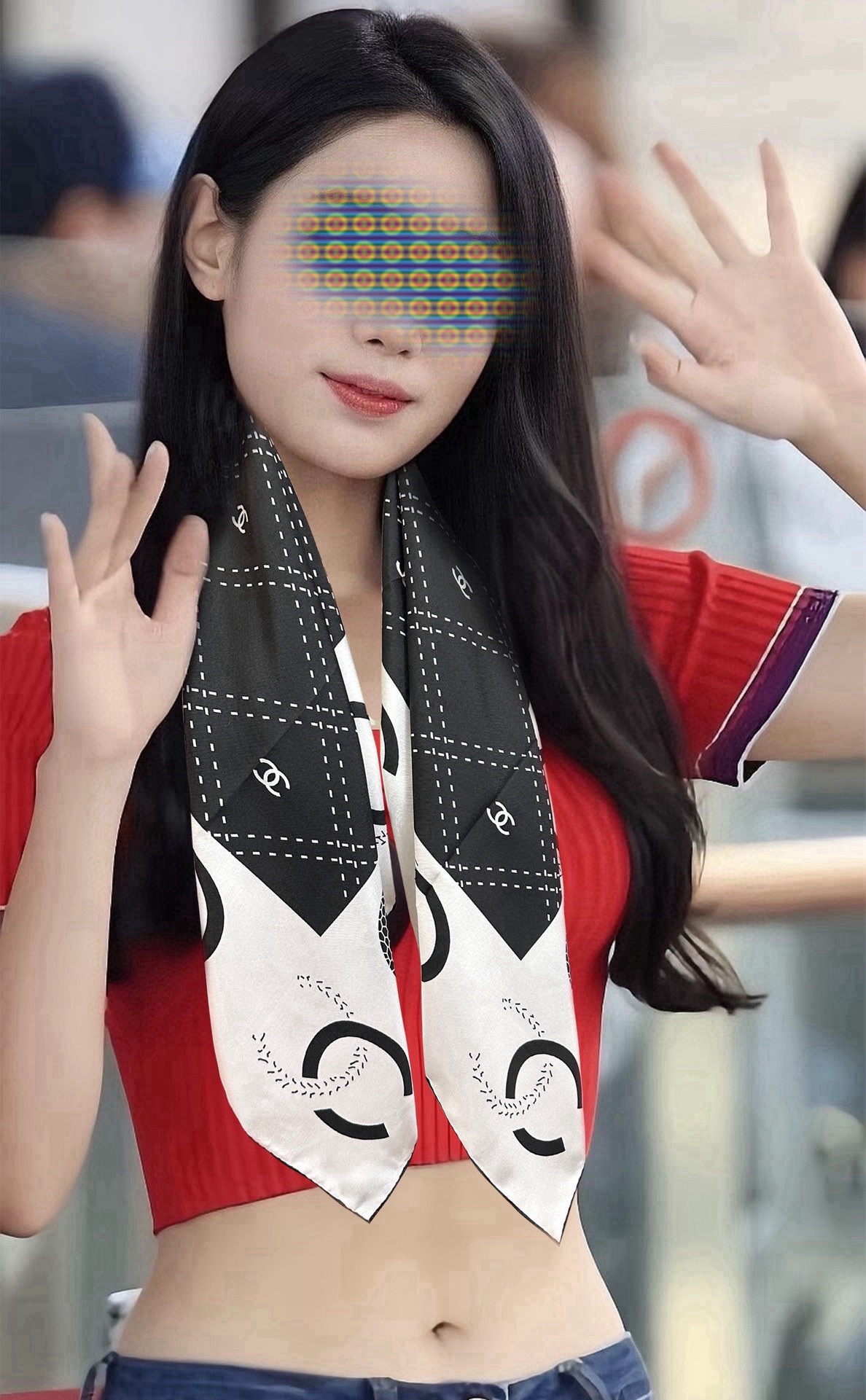  。香奈儿 官网同步 精致手工卷边得意极具品牌特色的涂鸦签名暗纹提花+简洁的COCO字母元素印花庆祝大幅