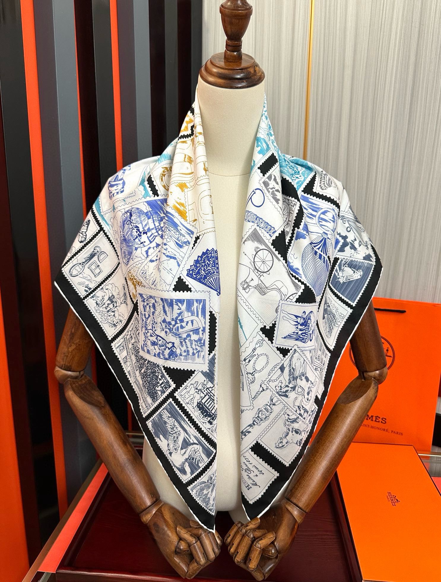 上新2025 。HERMES 重磅庆祝【福宝集邮者】90方巾嘴唇精简时髦，太美了 品质感很显好得意好搭到