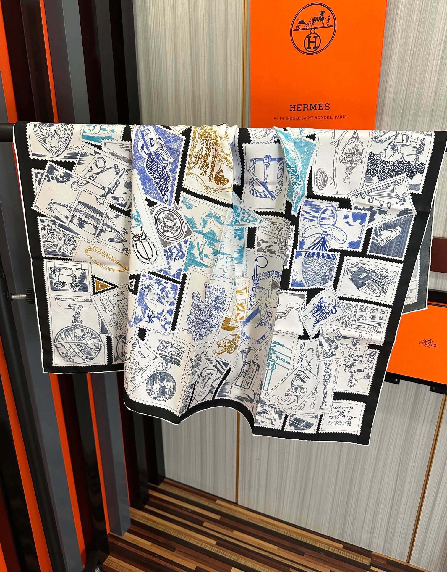上新2025 。HERMES 重磅庆祝【福宝集邮者】90方巾嘴唇精简时髦，太美了 品质感很显好得意好搭到