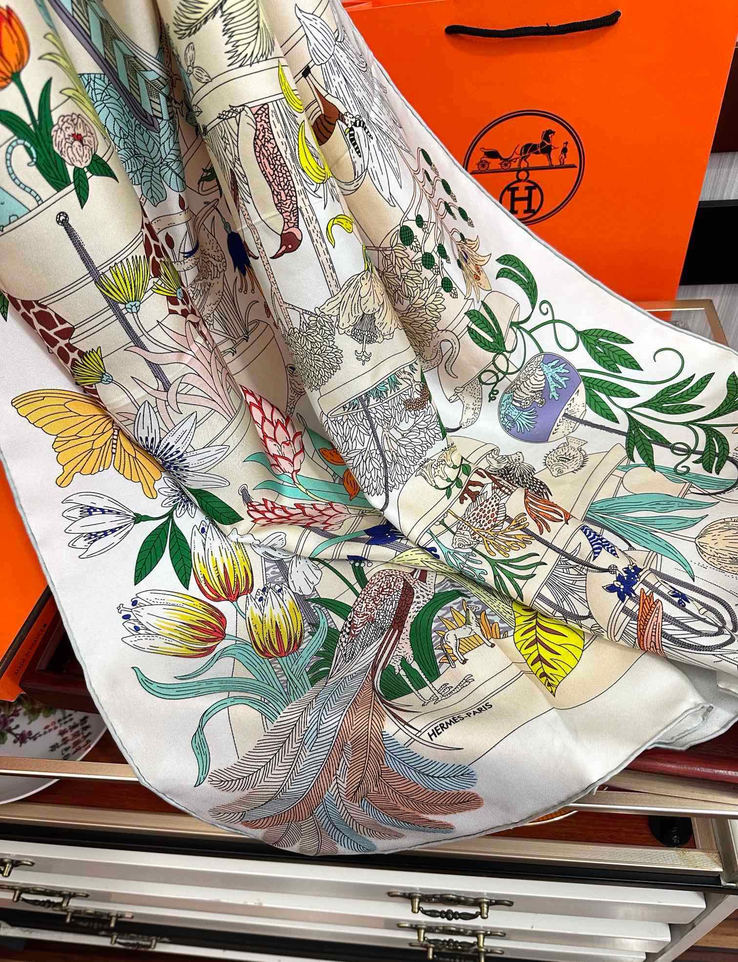 高版本。HERMES 【珍奇乐园】太阳精致卷边嘴唇品质感很显好得意好搭到上瘾的丝巾色带着不显山不露水的简